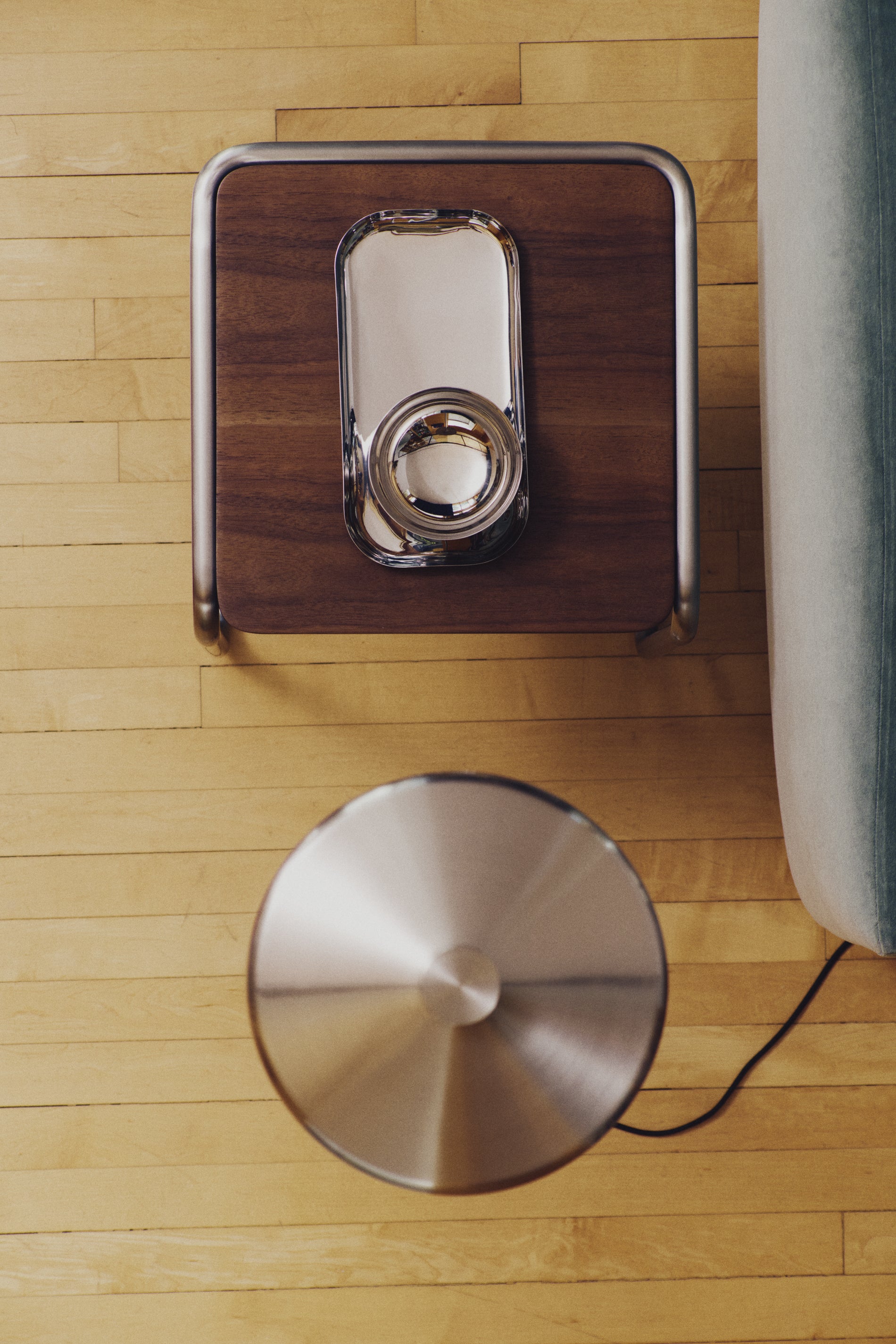 Nirela set of 2 stainless steel trays - Lifestyle