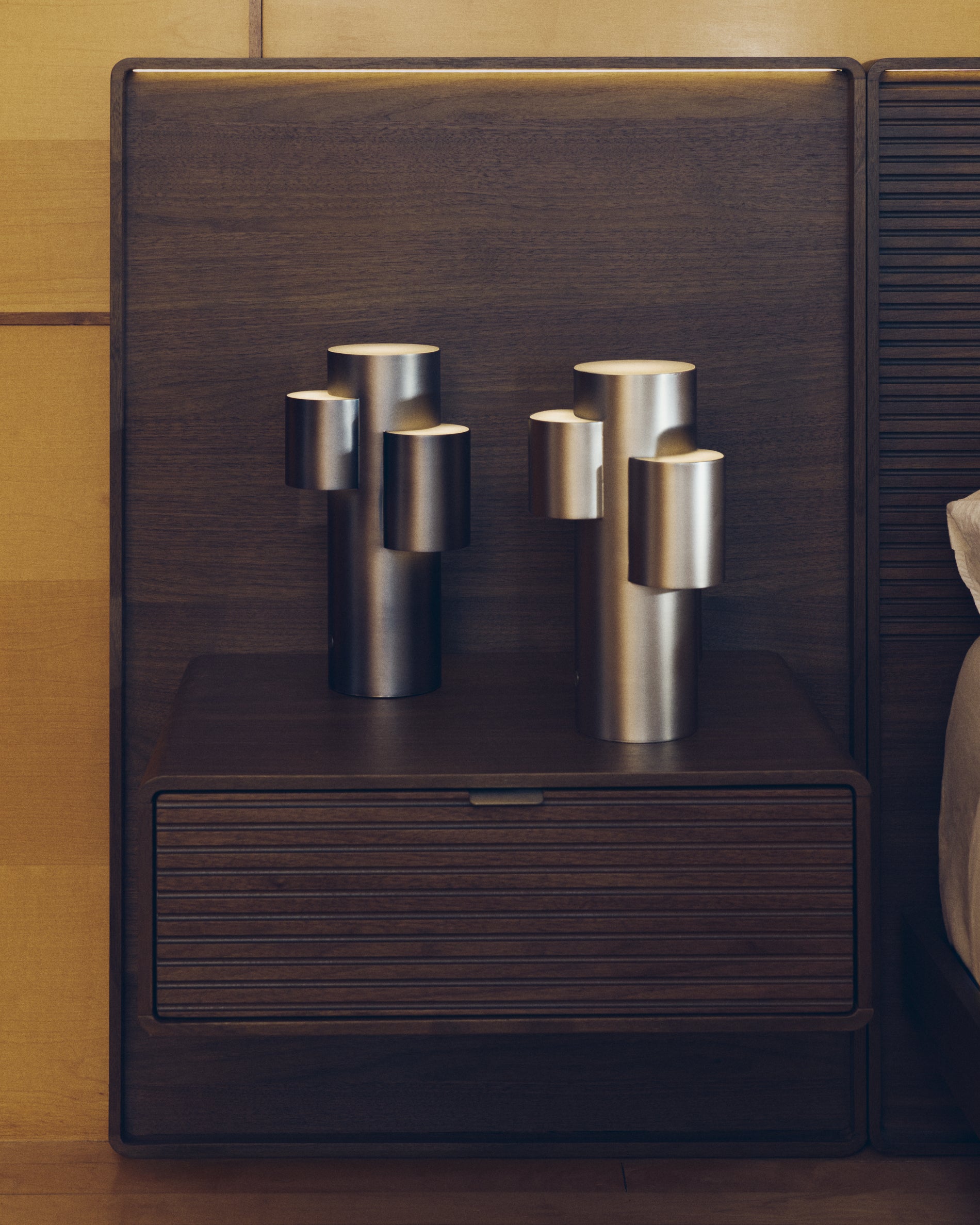 Adrina portable LED table lamp in light grey metal with brushed finish - Lifestyle