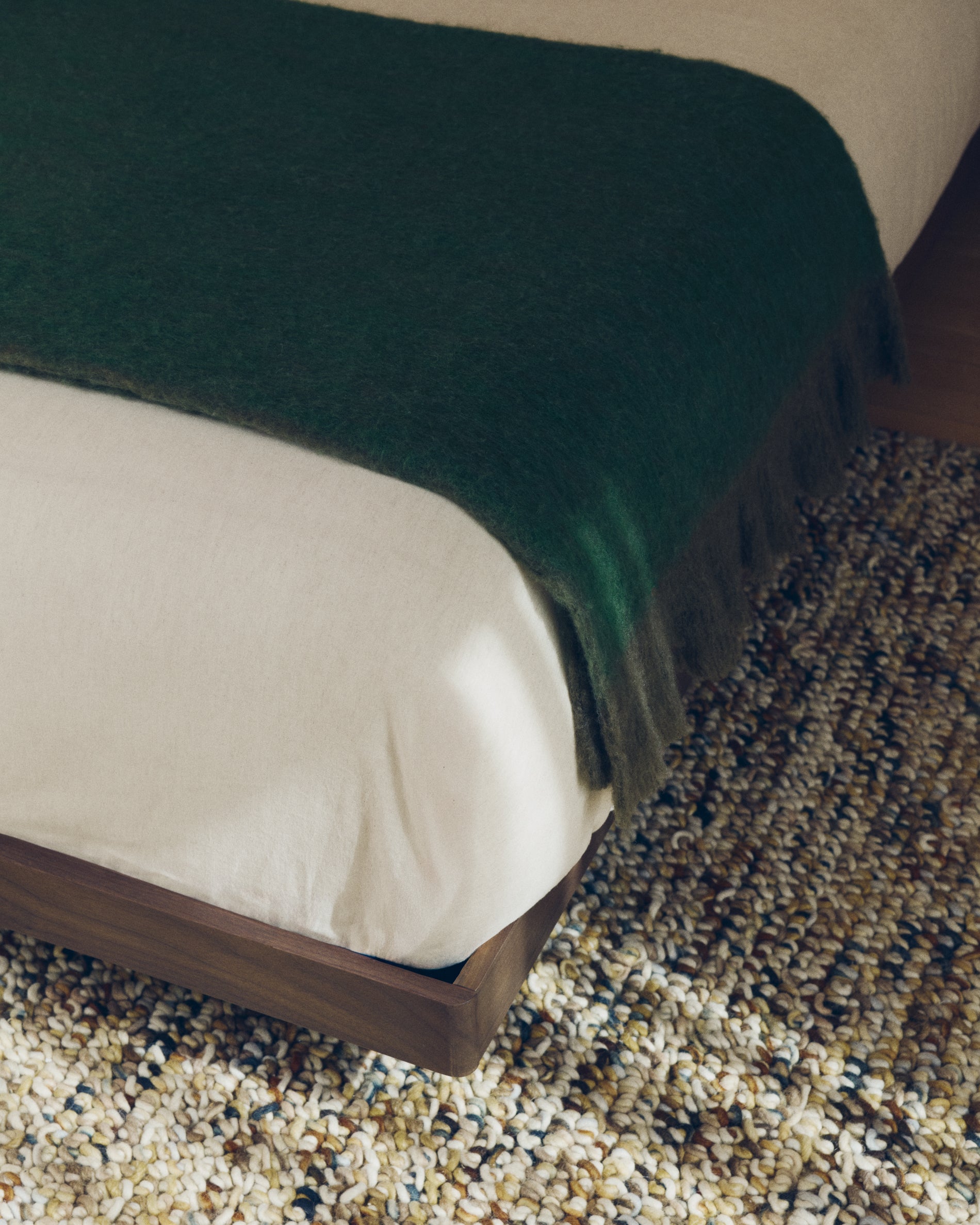 Odelna wool and acrylic throw with ruffles in green 130 x 170 cm - Lifestyle