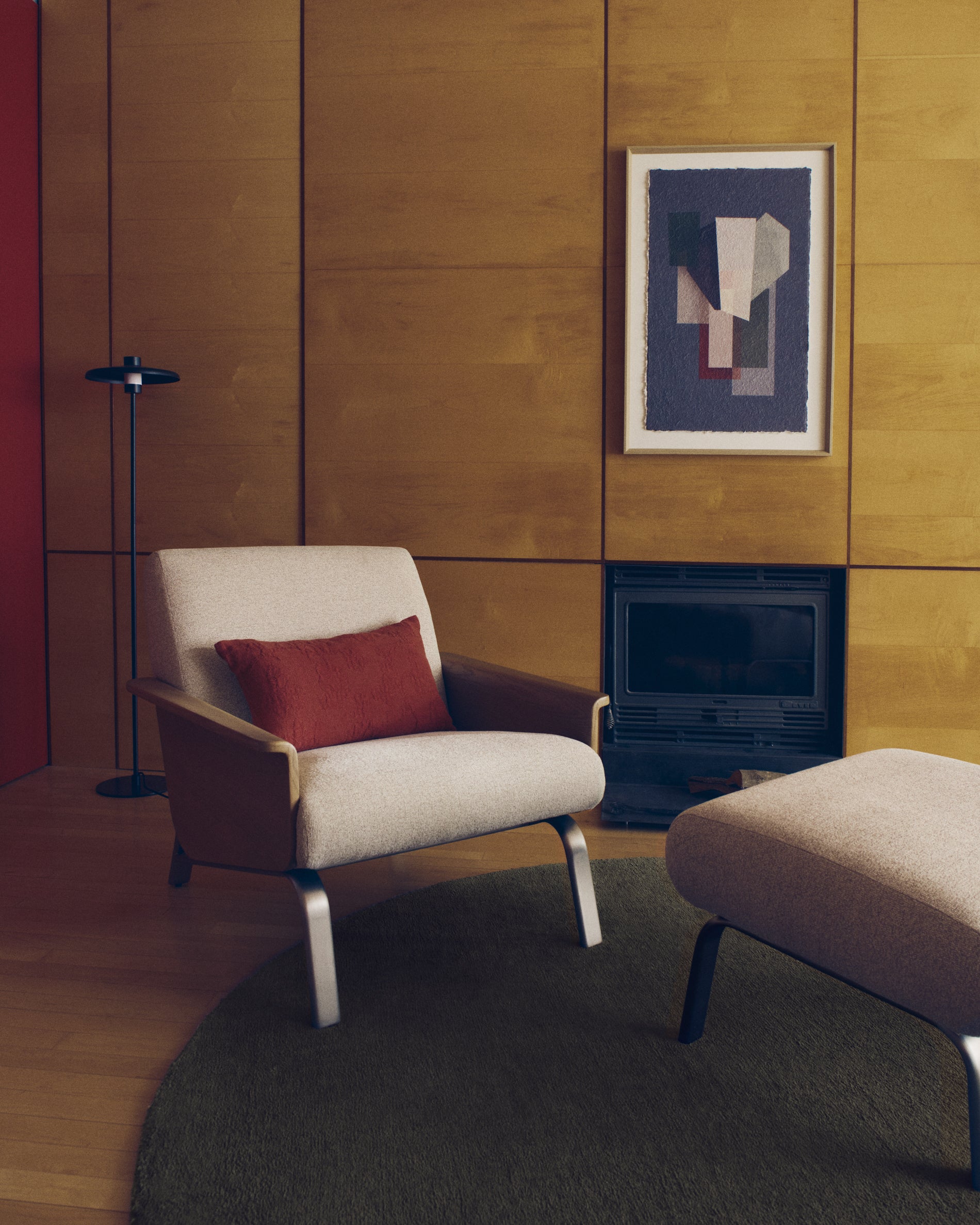 Amsen beige armchair in oak plywood with legs in brushed stainless steel - Lifestyle