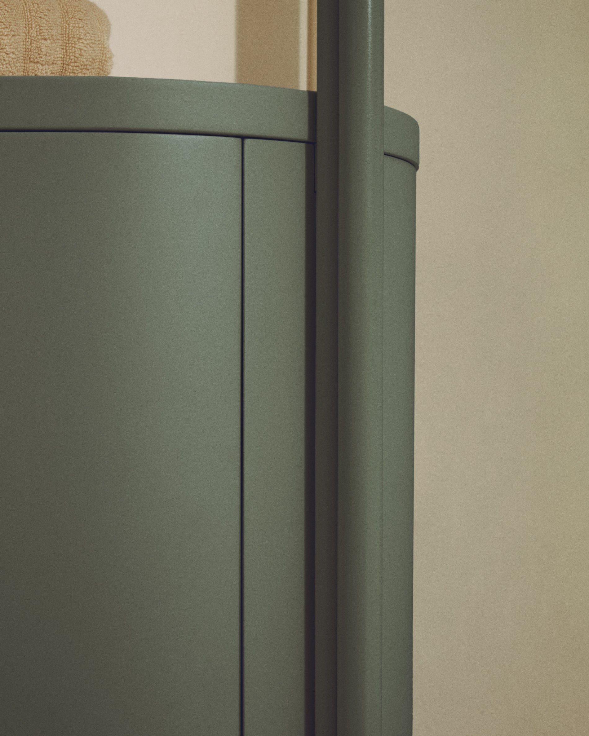 Arely bathroom vanity unit with steel structure and green lacquered MDF 60 x 40cm - Lifestyle