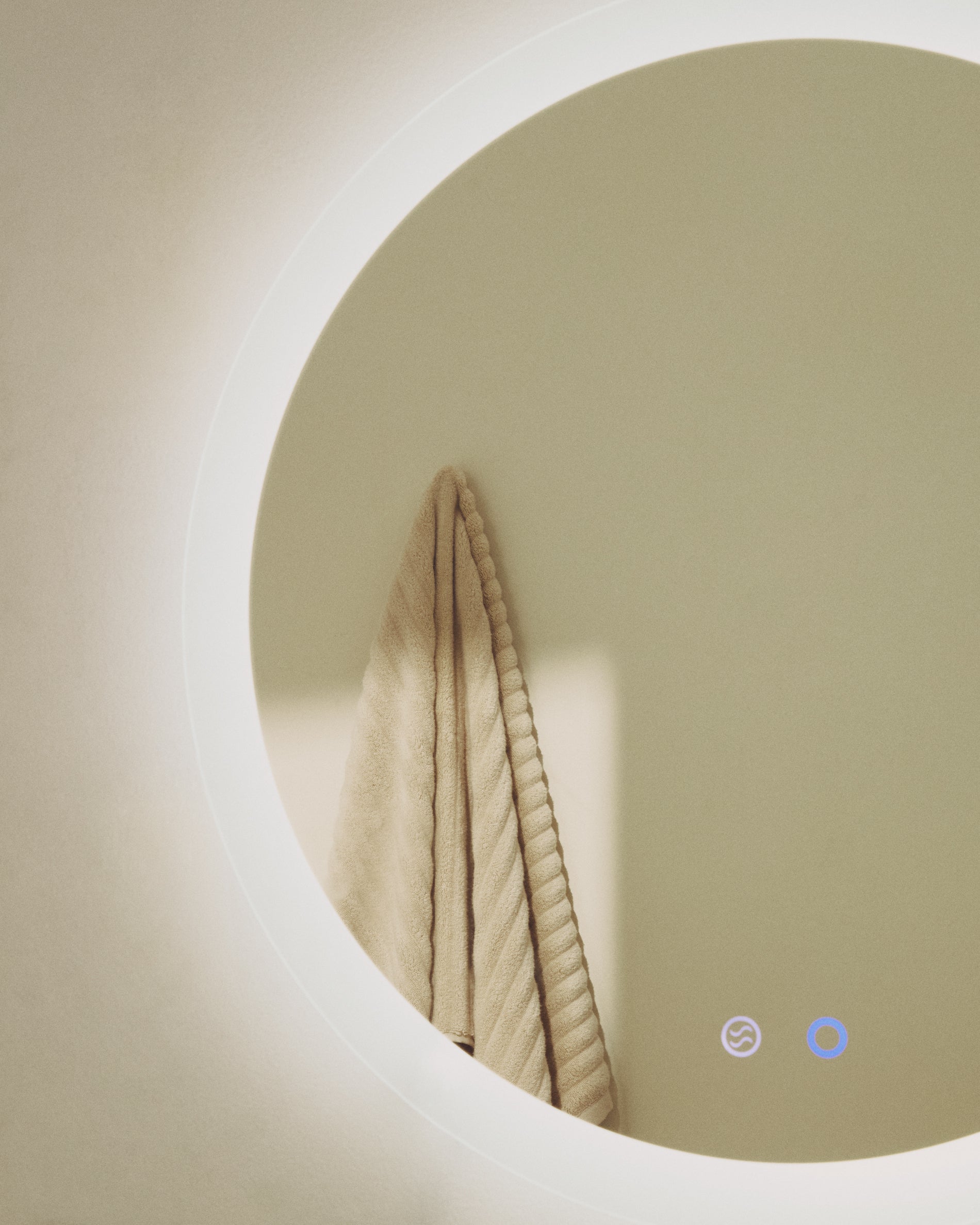Mervi round bathroom mirror with LED light and anti-fog Ø 80cm - Lifestyle
