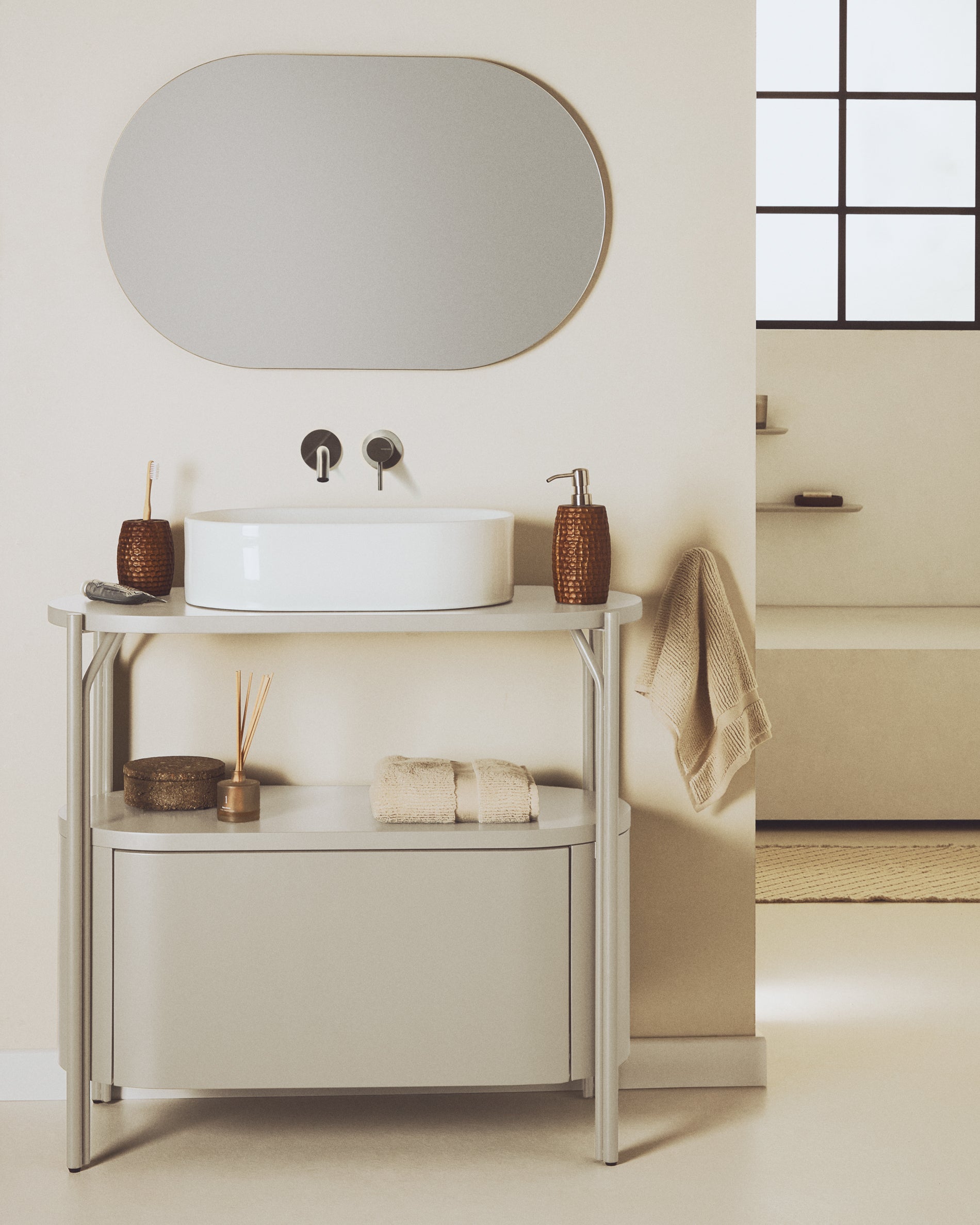 Arely bathroom vanity unit with steel structure and white lacquered MDF 90 x 40cm - Lifestyle