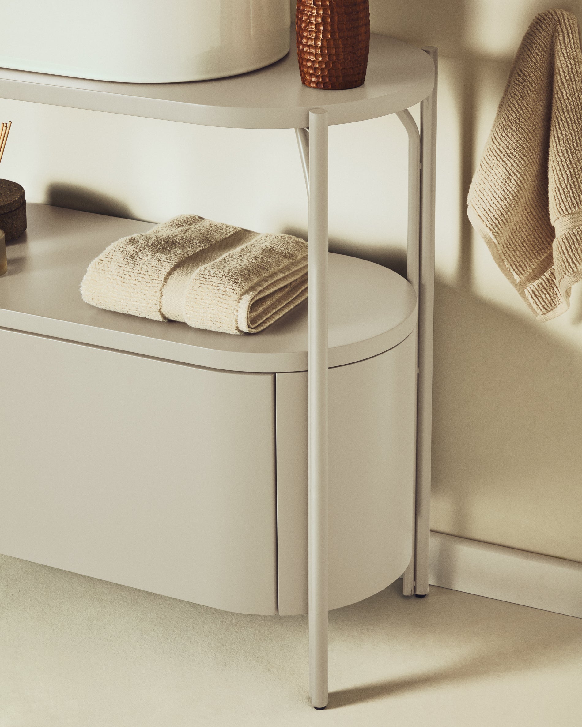 Arely bathroom vanity unit with steel structure and white lacquered MDF 90 x 40cm - Lifestyle