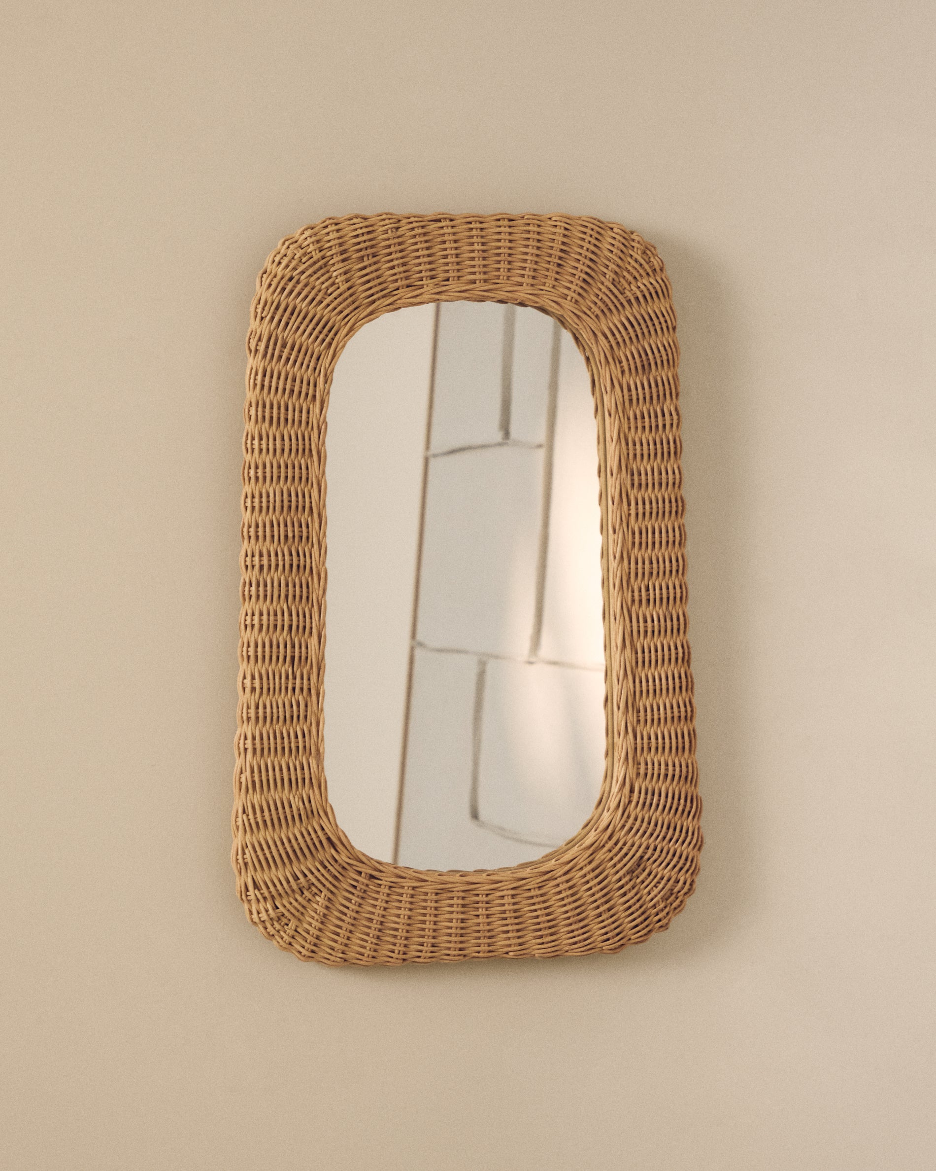 Zilna rattan mirror 38 x 59cm - Lifestyle