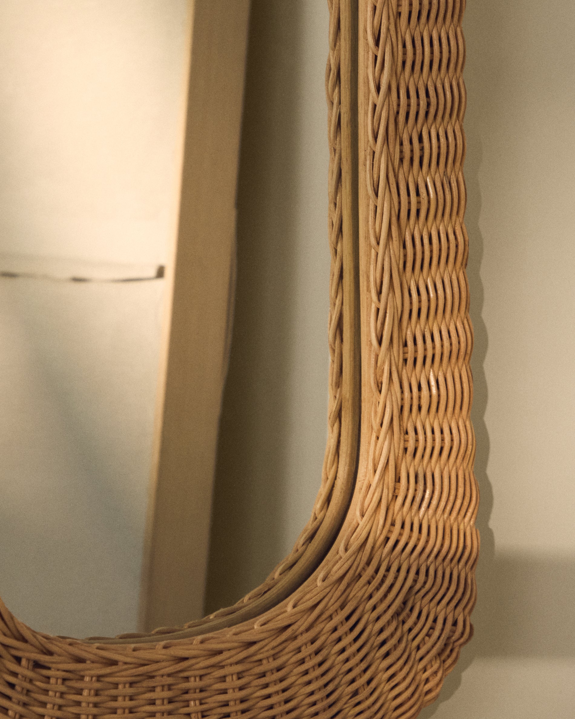 Zilna rattan mirror 38 x 59cm - Lifestyle