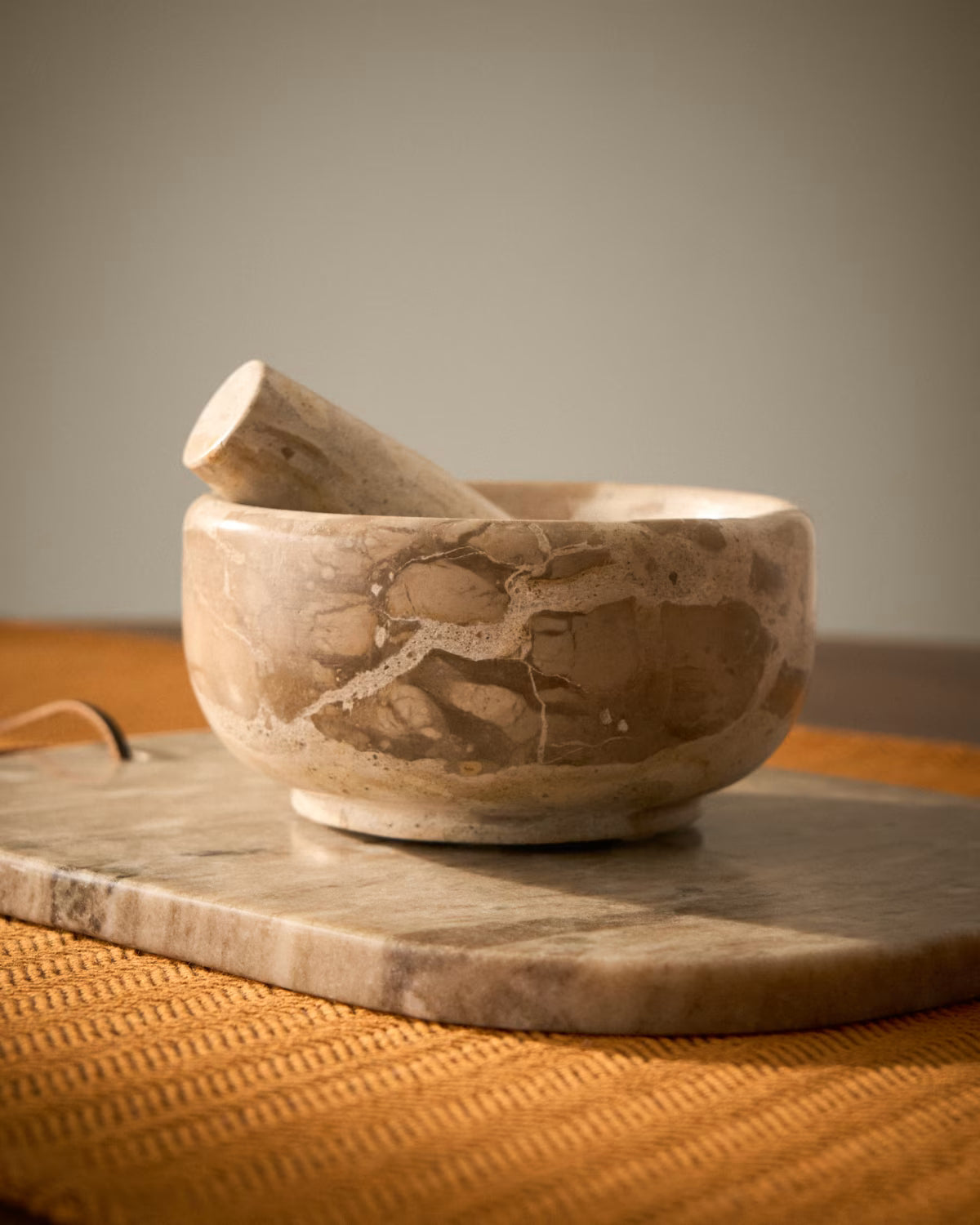 Nolvet beige marble pestle and mortar