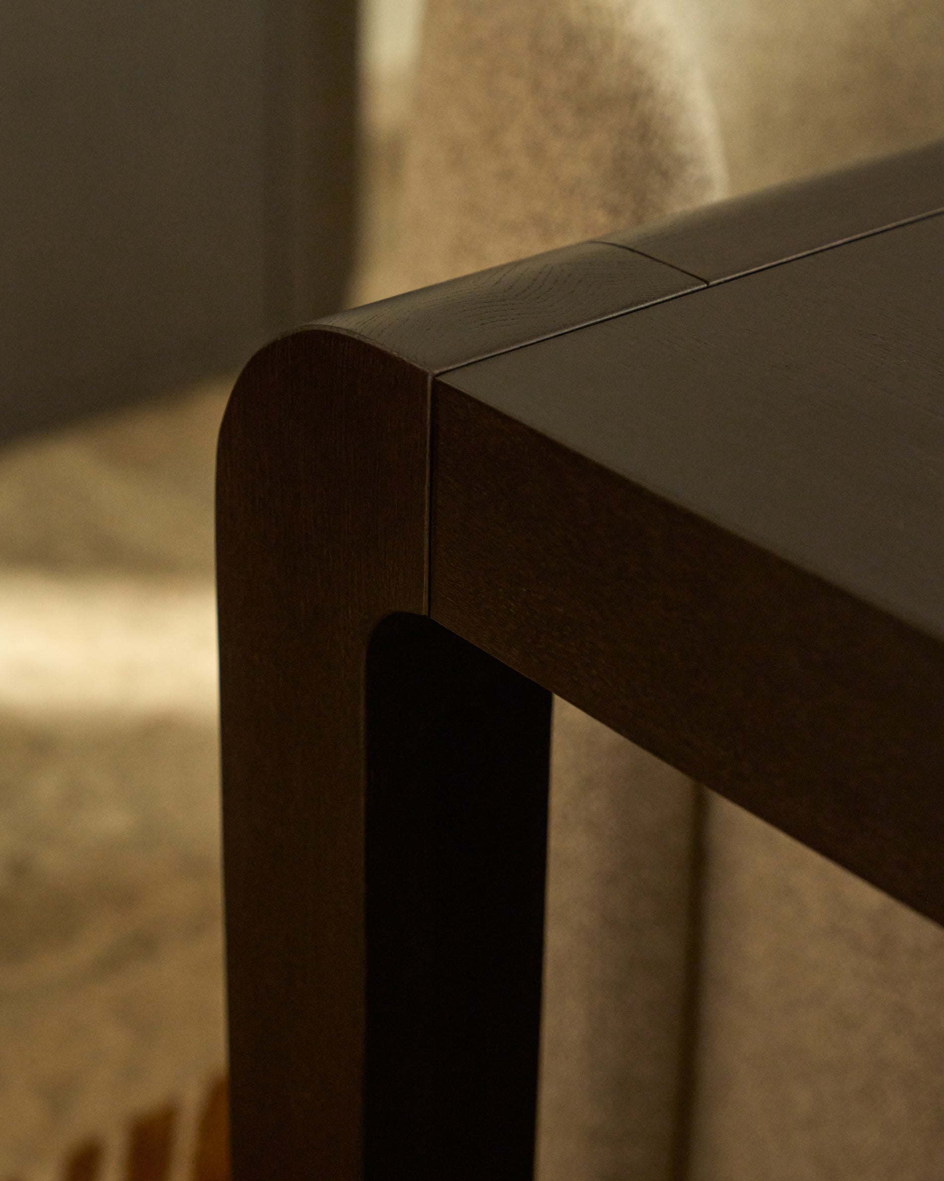 Erisia extendable table in solid oak wood with an ebonized finish 180 (230) x 90 cm FSC 100% - Lifestyle