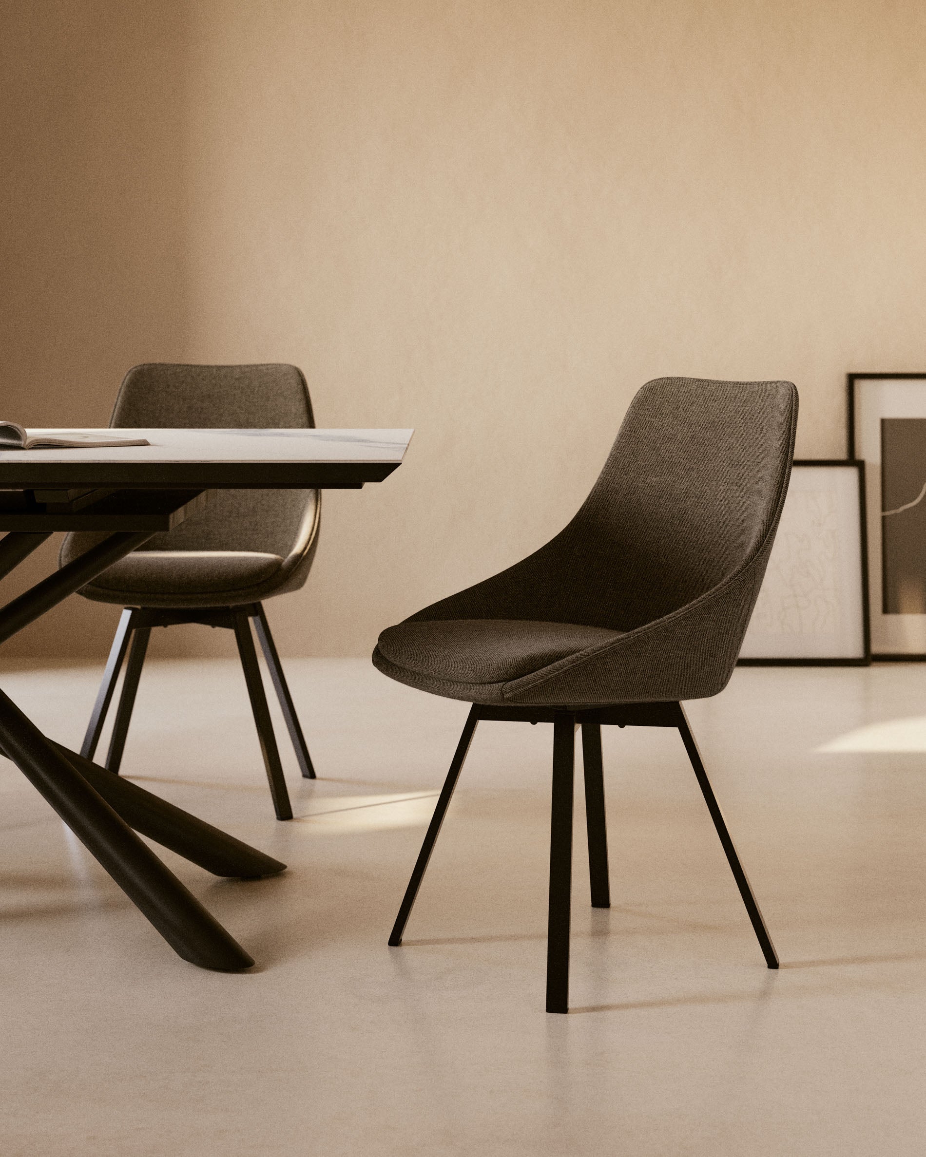 Jenna dark grey swivel chair with steel legs with black finish FSC 100% - Lifestyle
