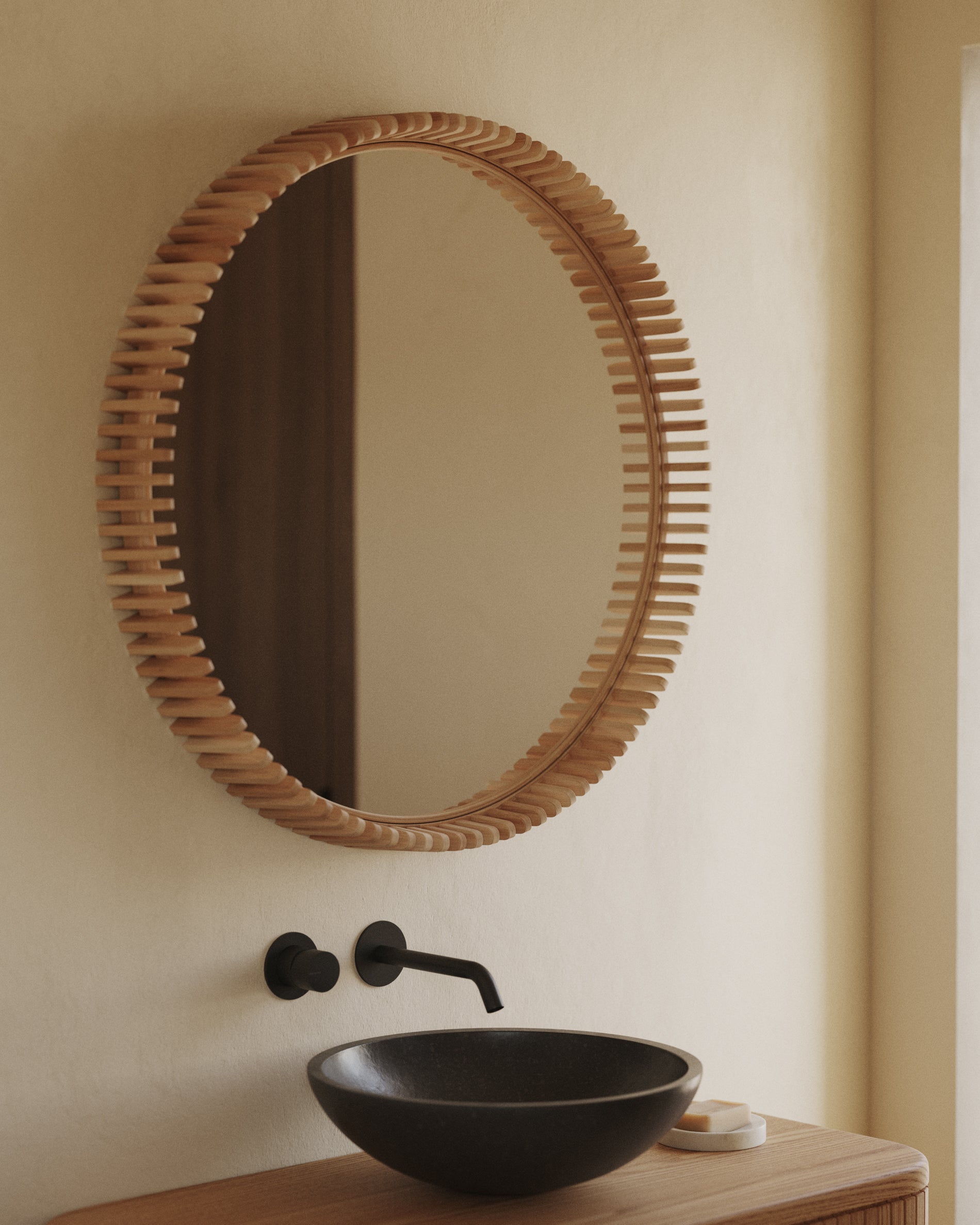 Polke Teak Wood Mirror Ø 80 cm - Lifestyle