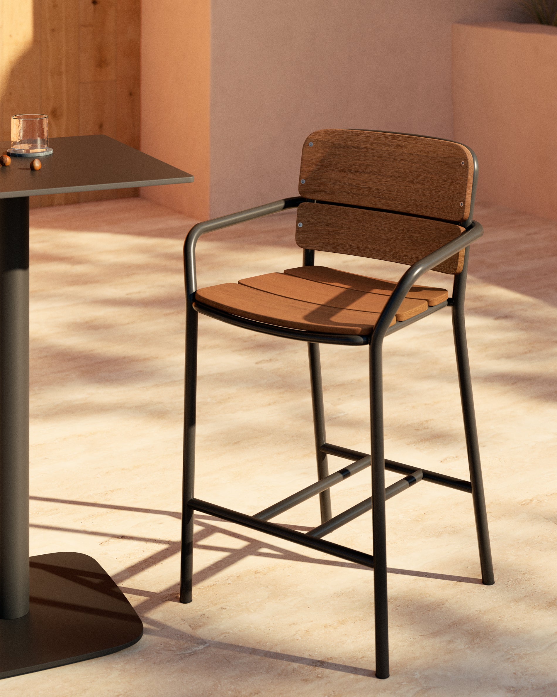 Algueret Stool Solid Eucalyptus Wood Natural Finish and Black Aluminum 65 cm FSC 100% - Lifestyle