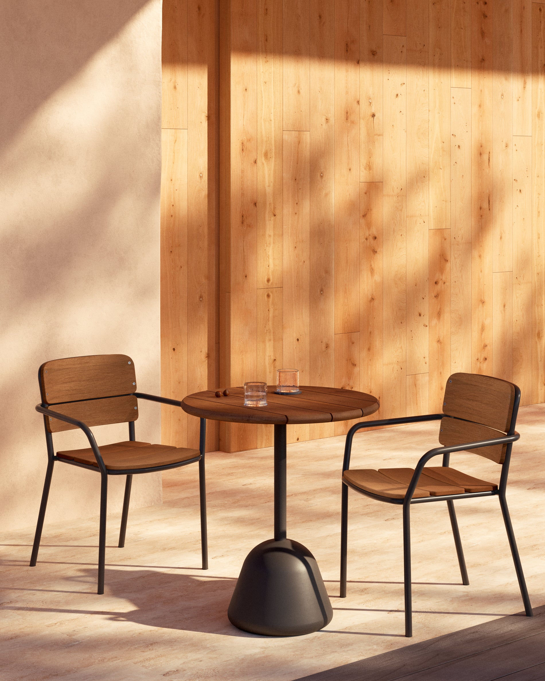 Saura table,  black metal top acacia with walnut finish, 75 x Ø70 cm FSC 100% - Lifestyle