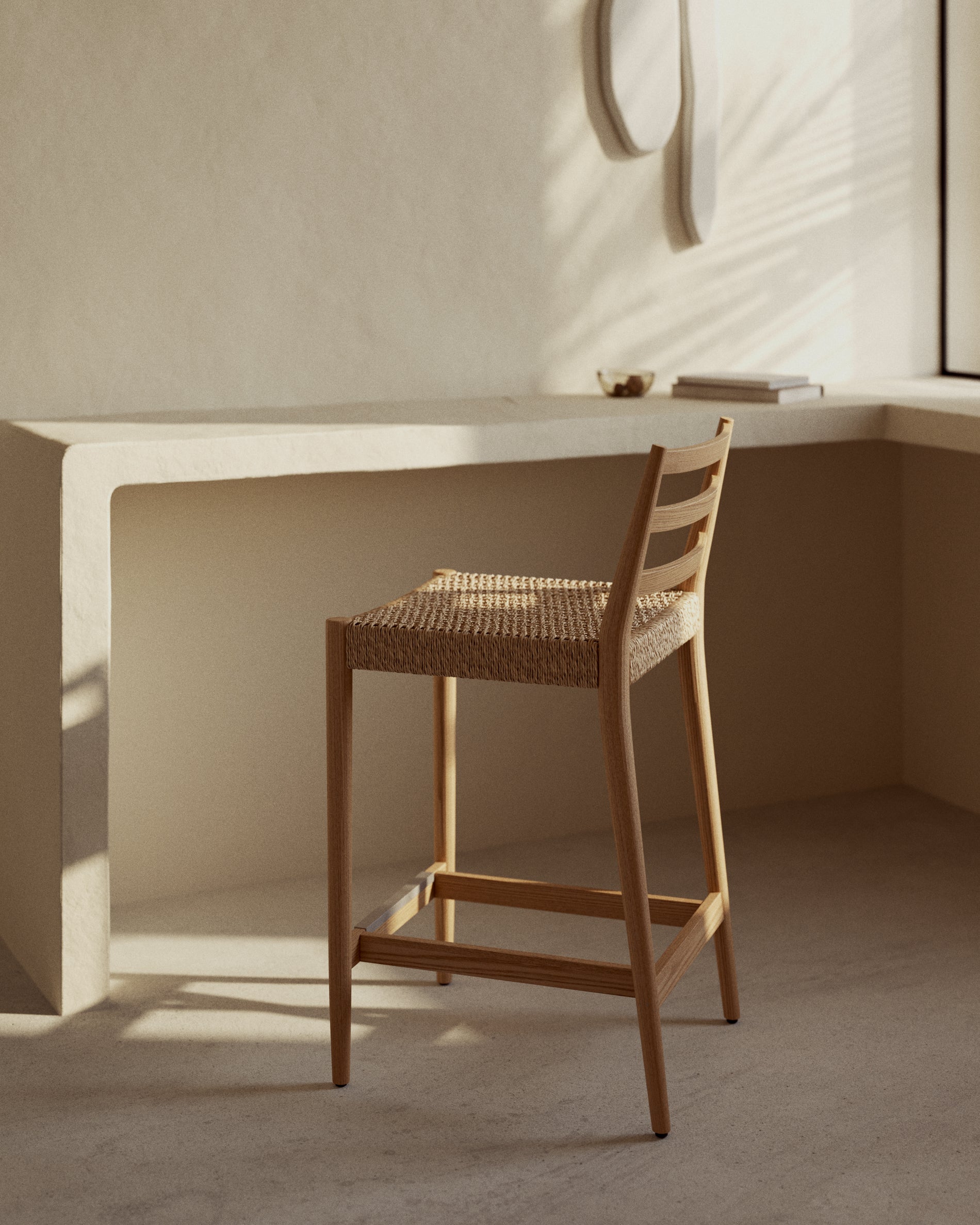 Analy stool backrest solid oak wood natural-tone finish and rope seat 65 cm FSC 100%. - Lifestyle