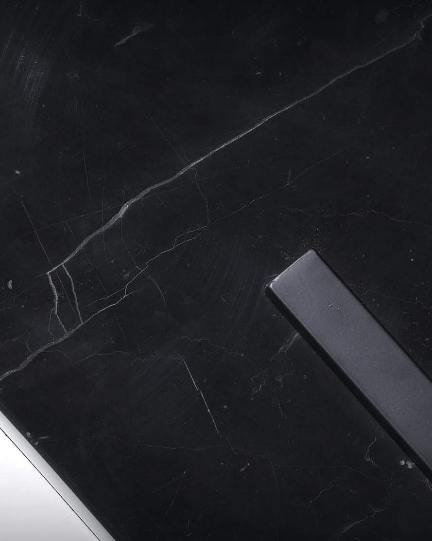 Juhe floor lamp in steel and black marble - Detail