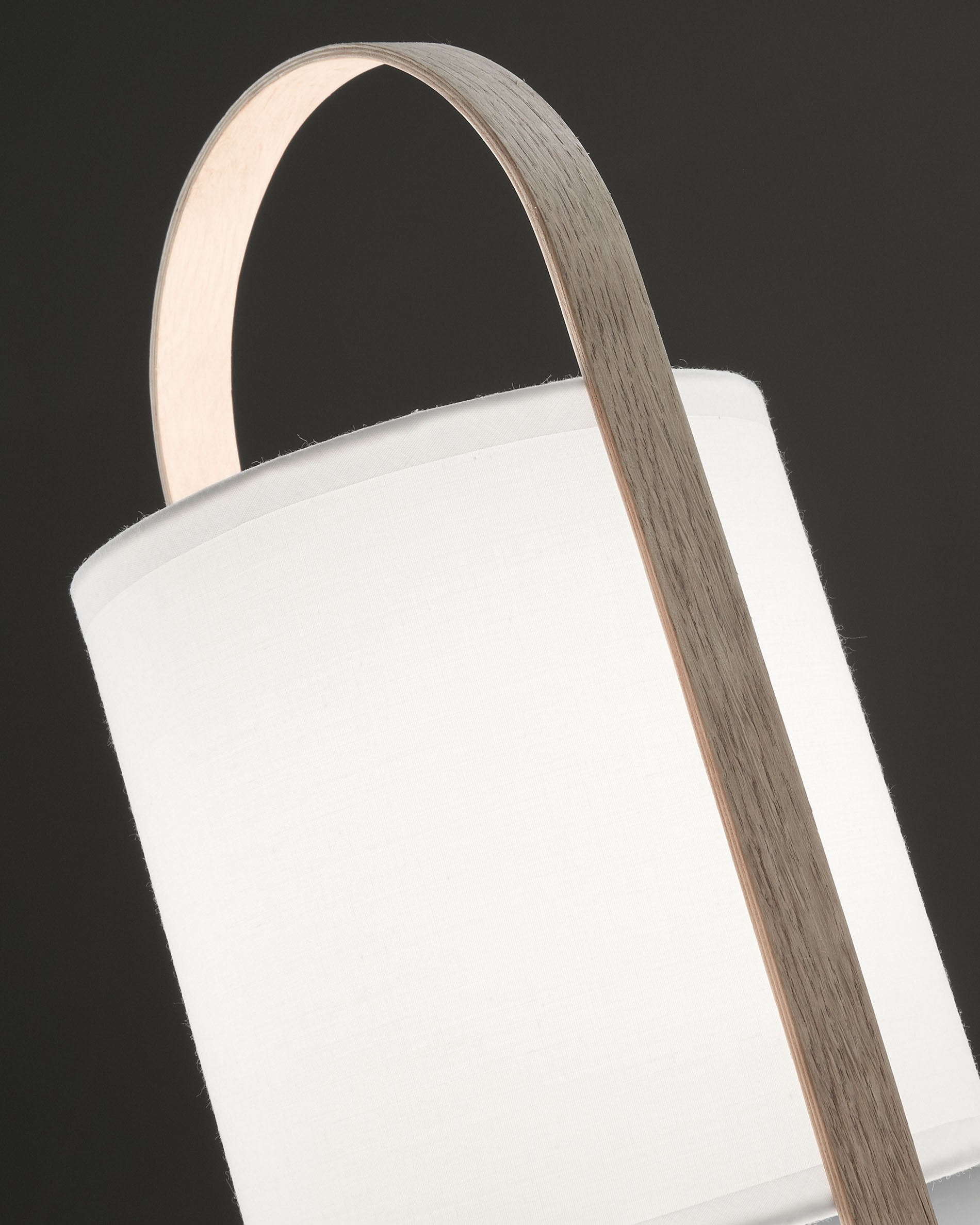 Zayma table lamp in beech wood and white cotton - Detail