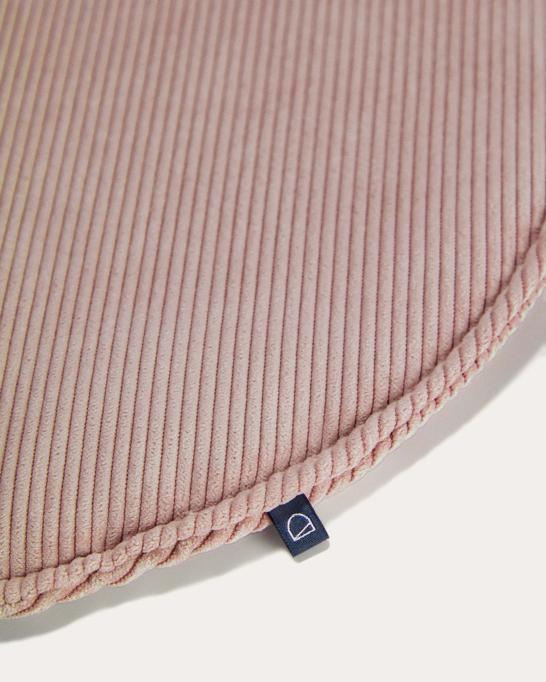 Sora round corduroy chair cushion in pink, 35 cm - Detail