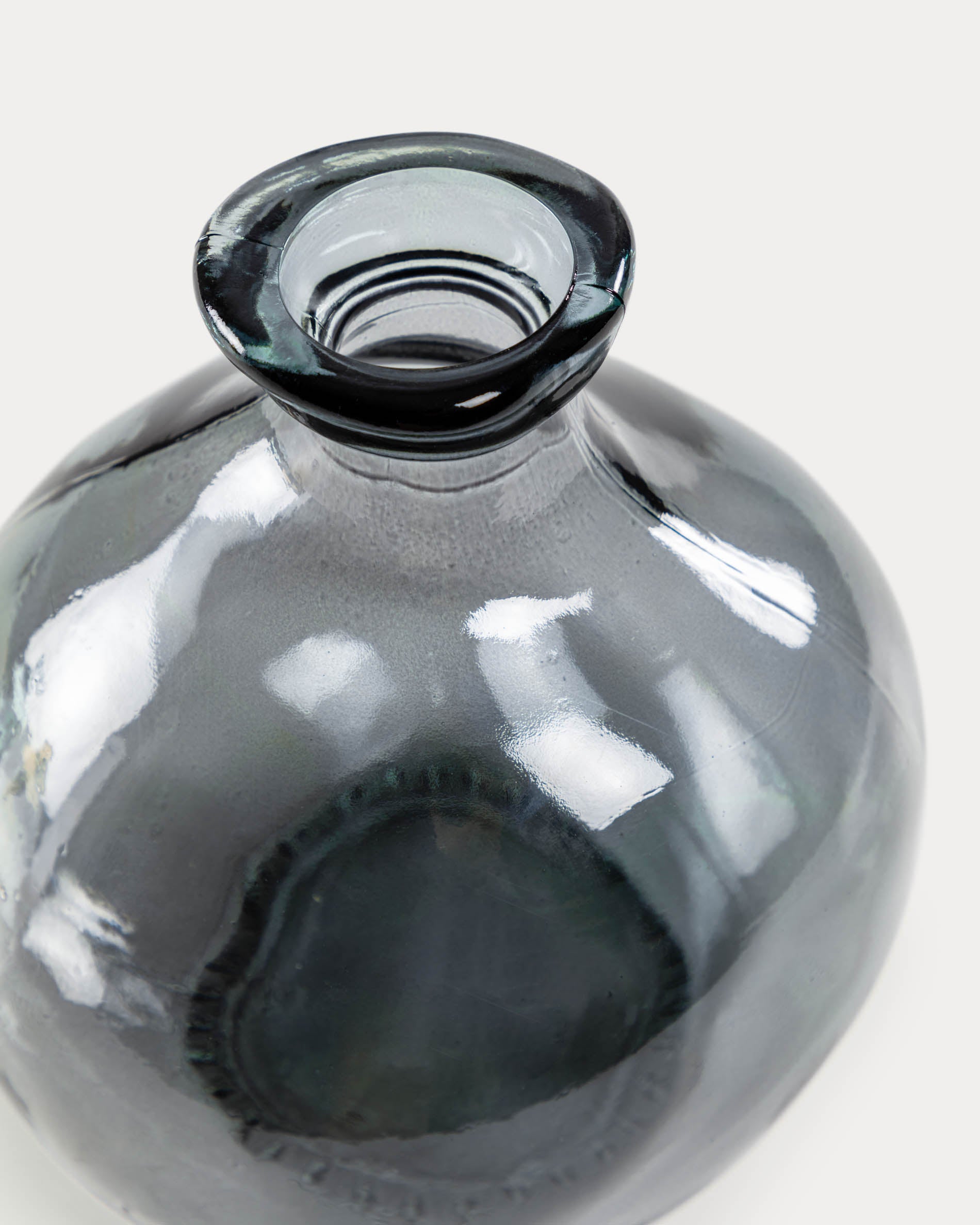 Brenna small blue vase - Detail