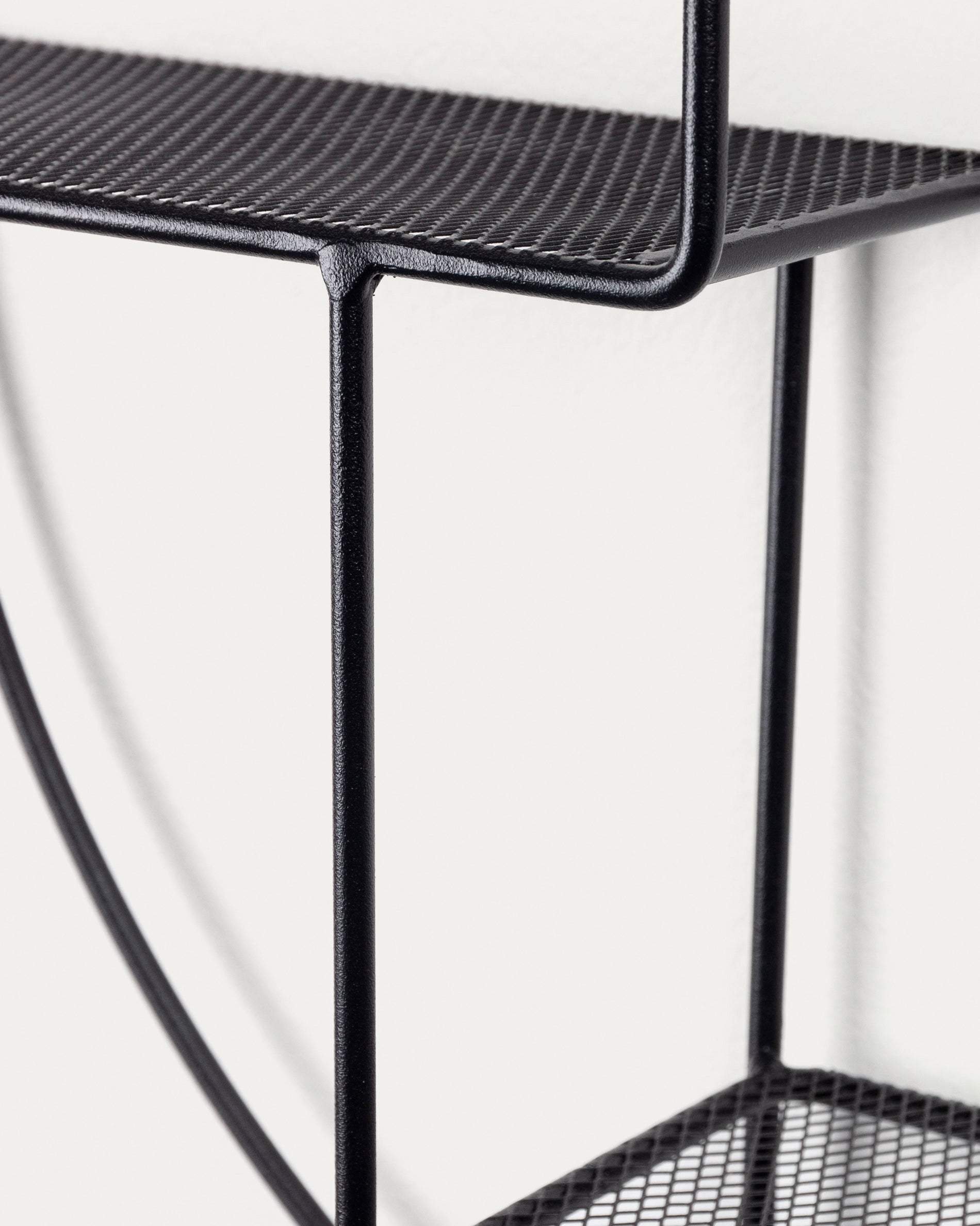 Across wall shelves in steel with black finish Ø 55 cm - Detail