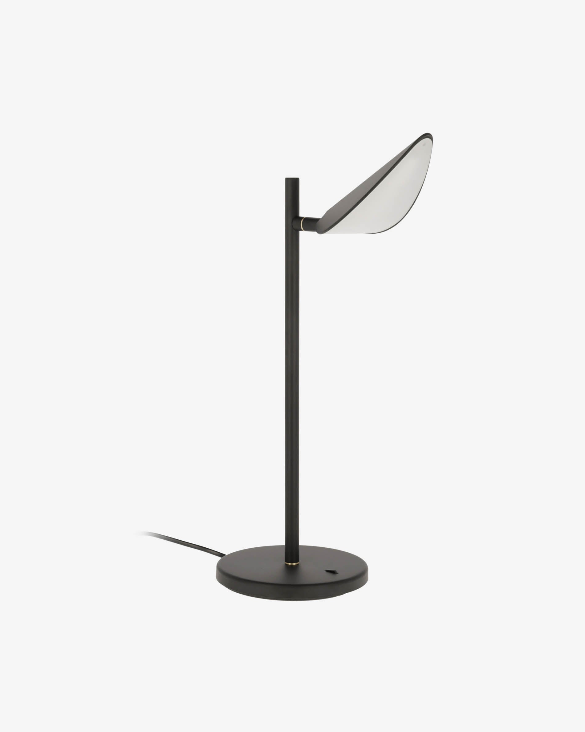 Veleira steel table lamp with UK adapter