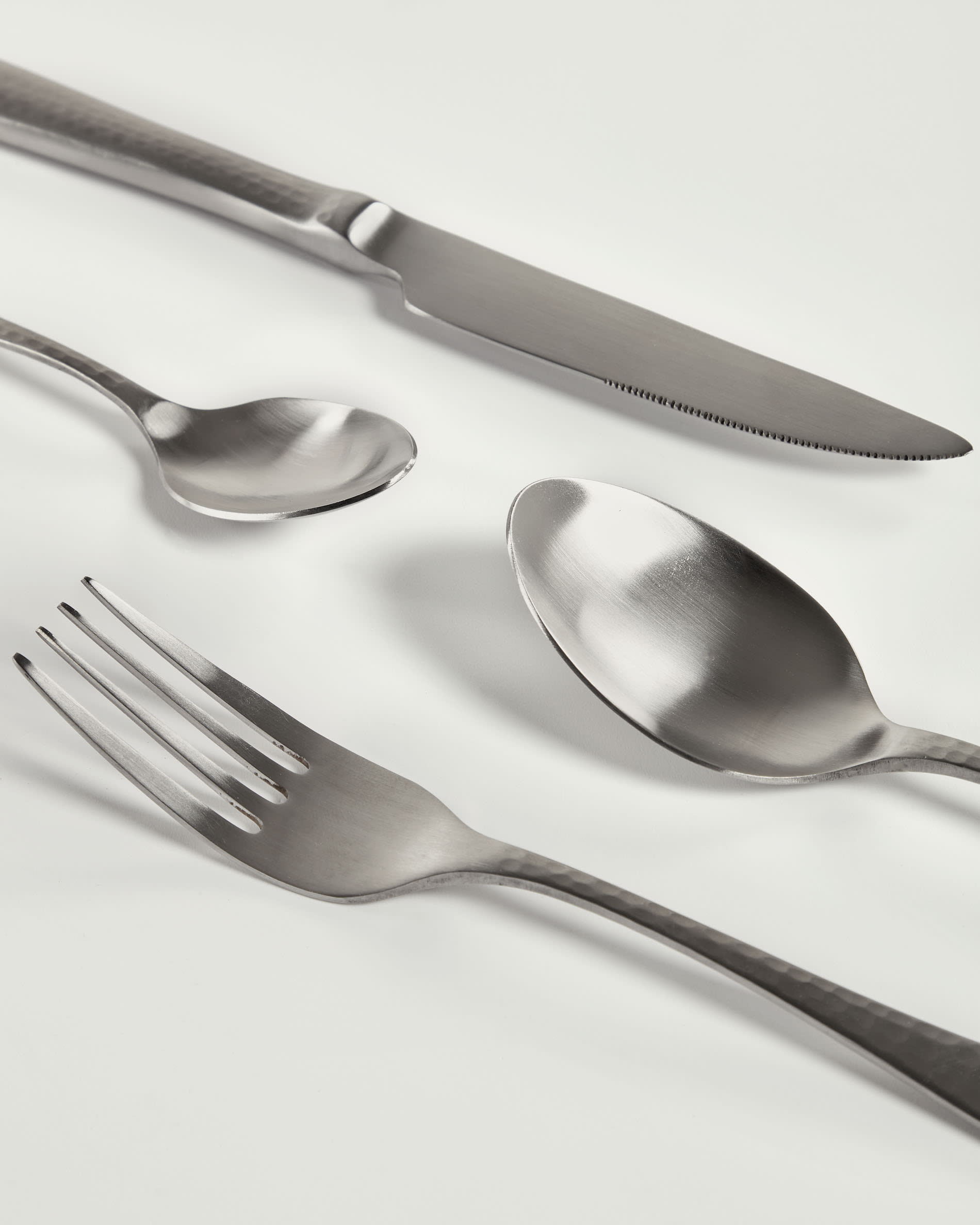 Yarine set of 16 silver cutlery