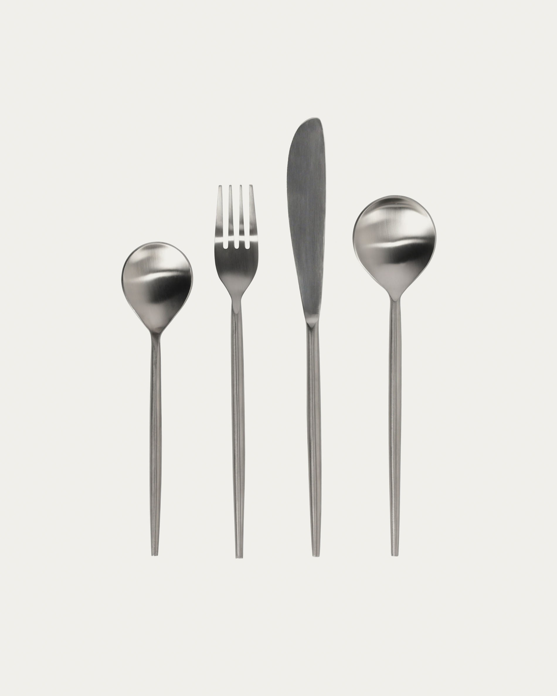 Crisps rounded handle 16-piece silvery cutlery set - Product View