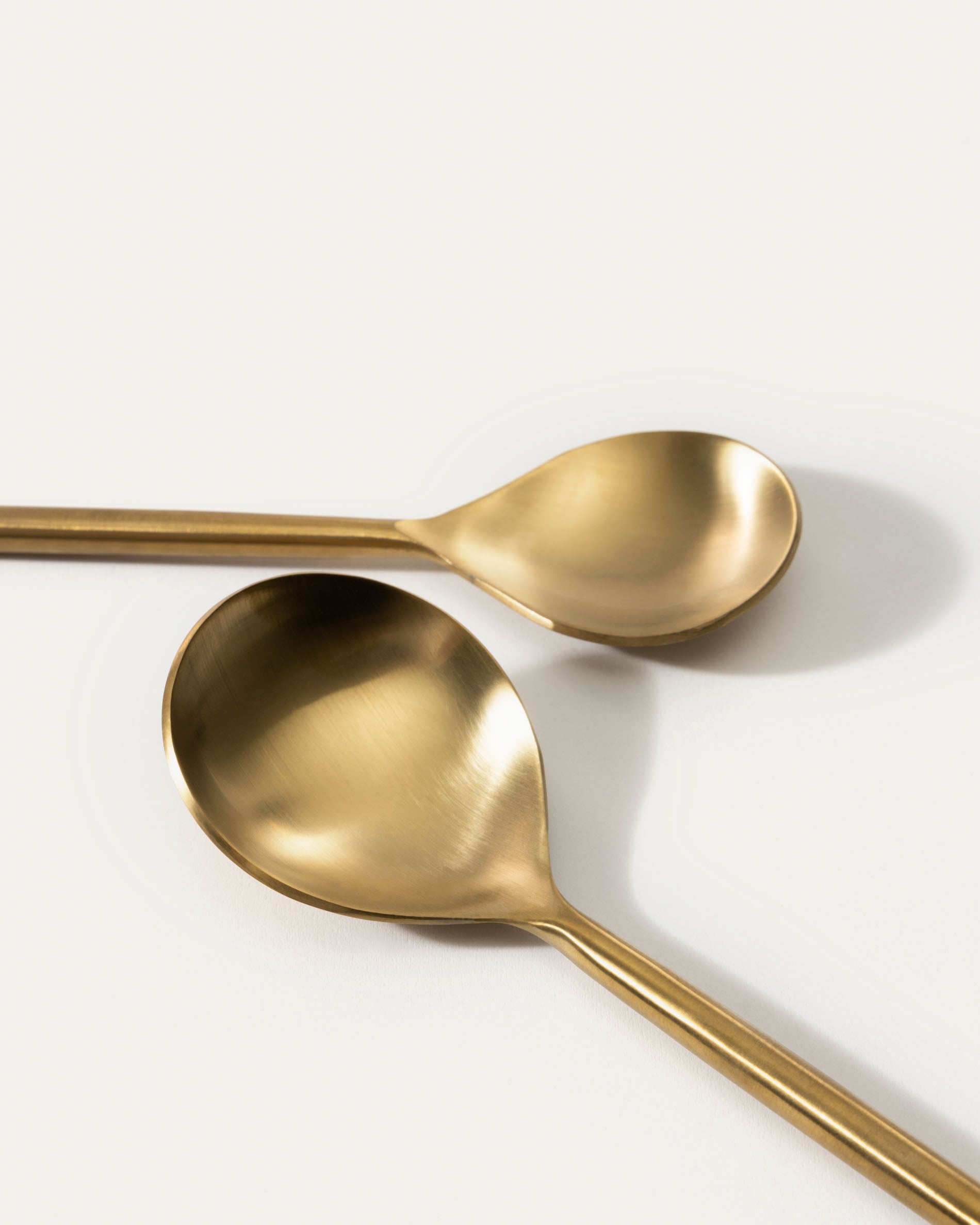 Lite rounded handle 16-piece golden cutlery set - Detail