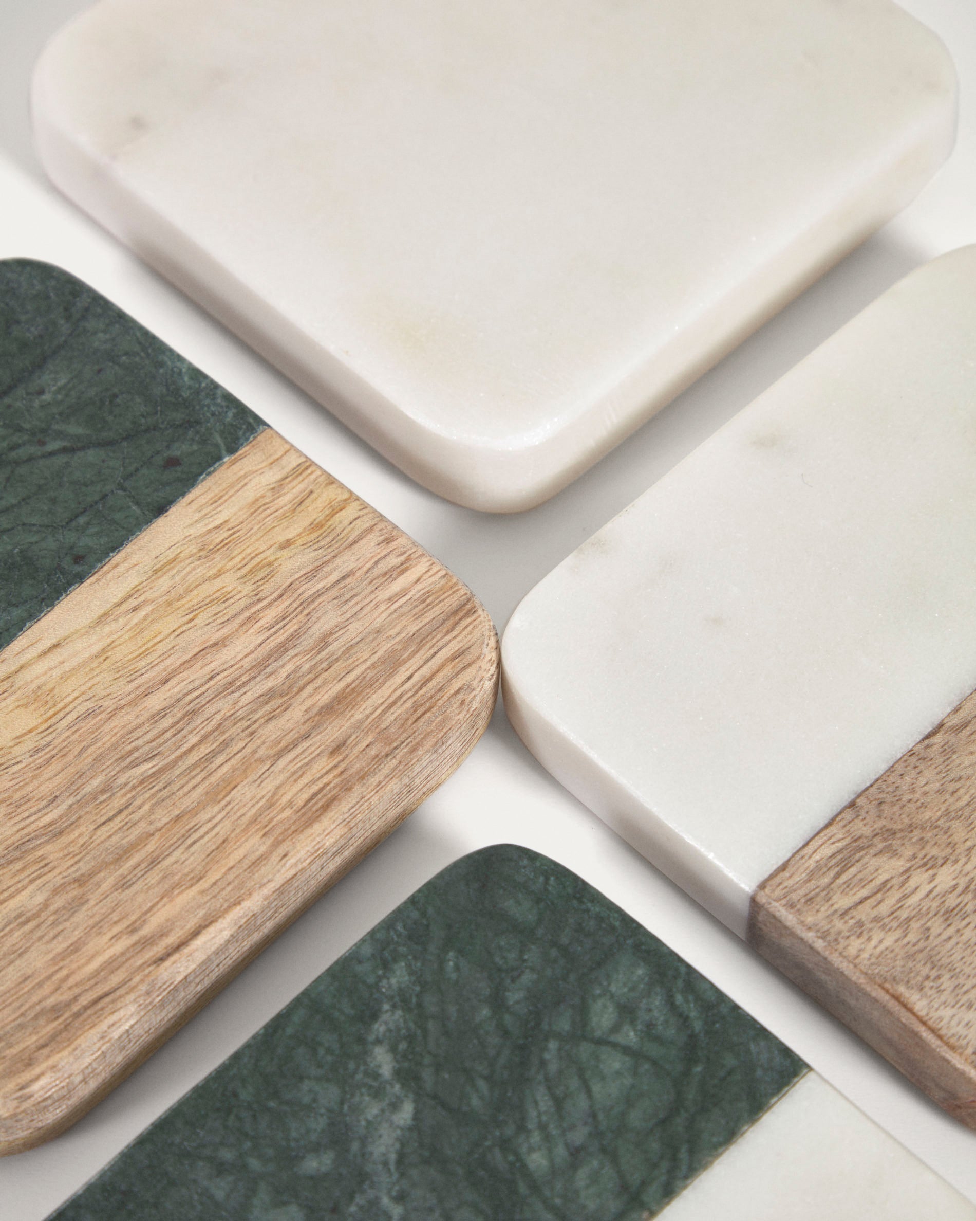 Wilmina set of 4 coasters in green stone and wood - Detail