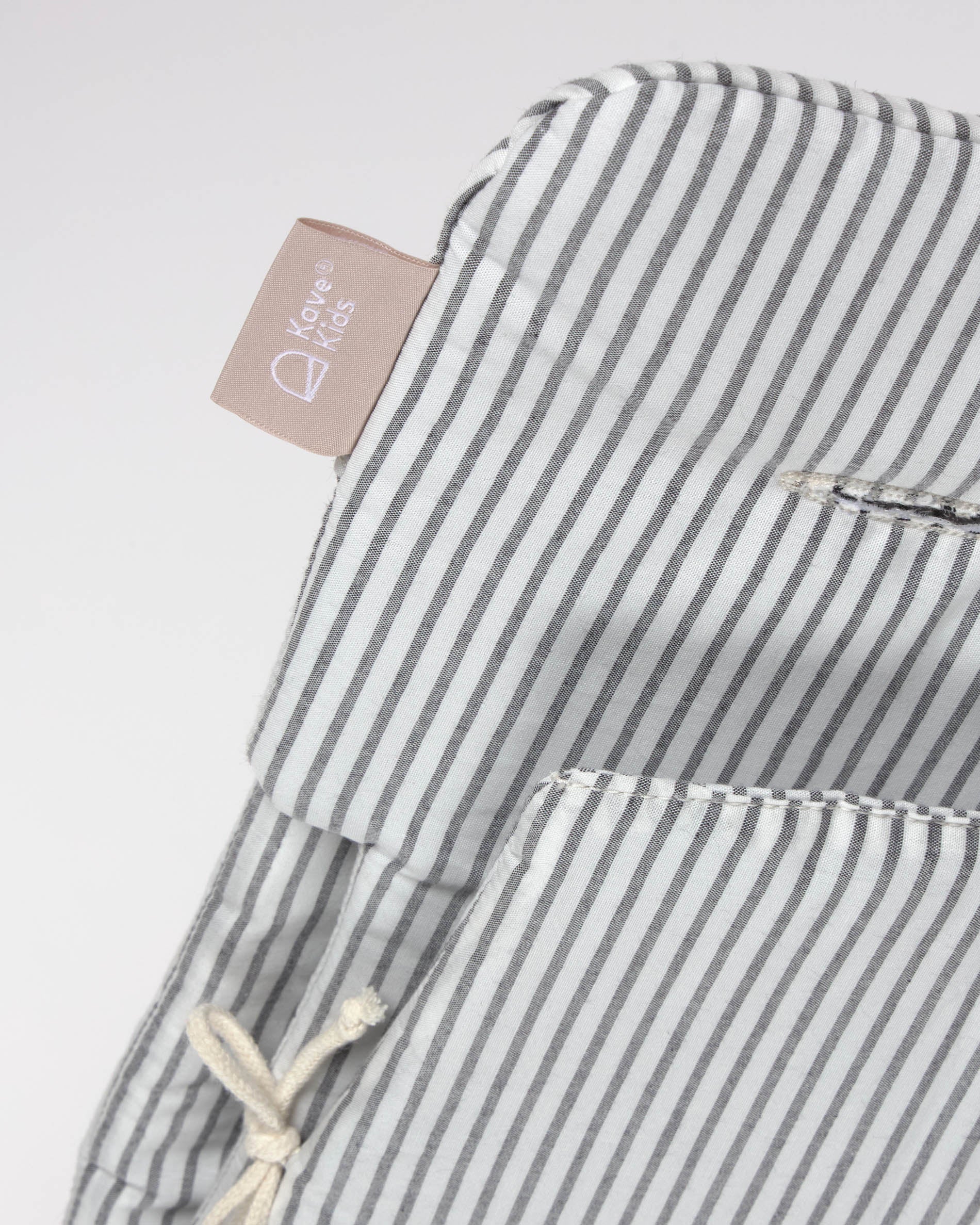 100% organic cotton (GOTS) Nuun highchair cushion in blue stripes - Detail