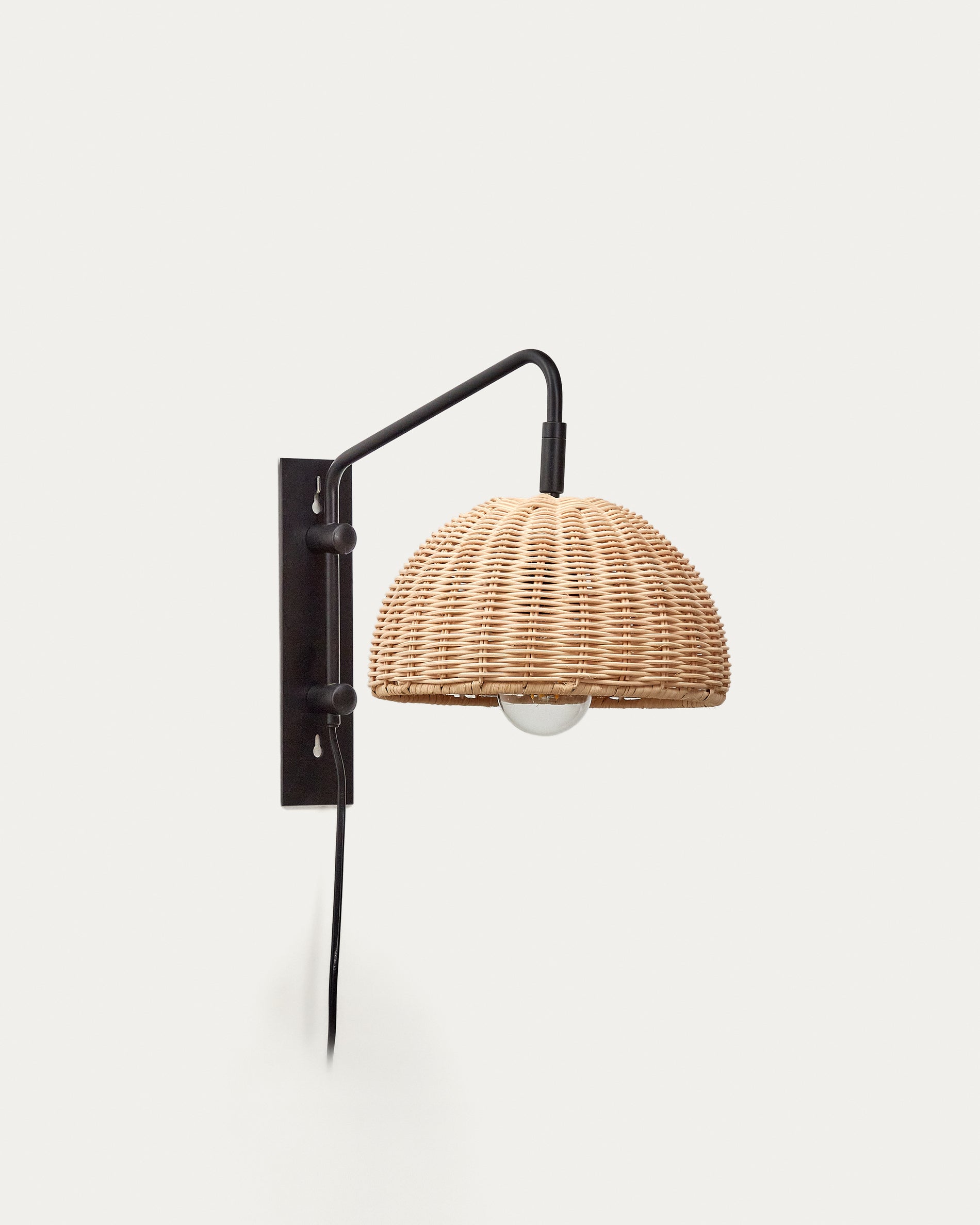 Damila wall light in rattan and black metal - Product View