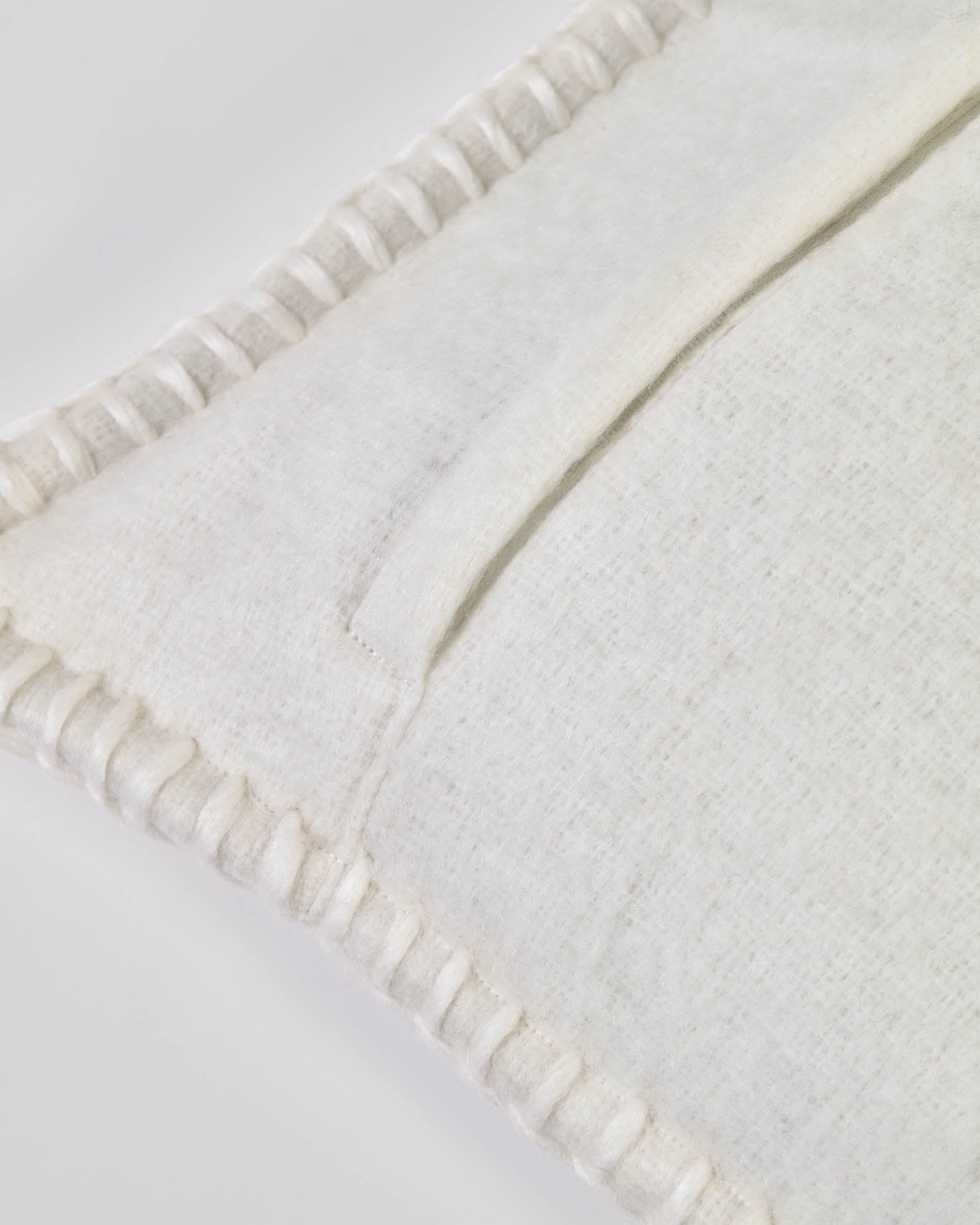 Augustina white cushion cover 45 x 45 cm - Detail