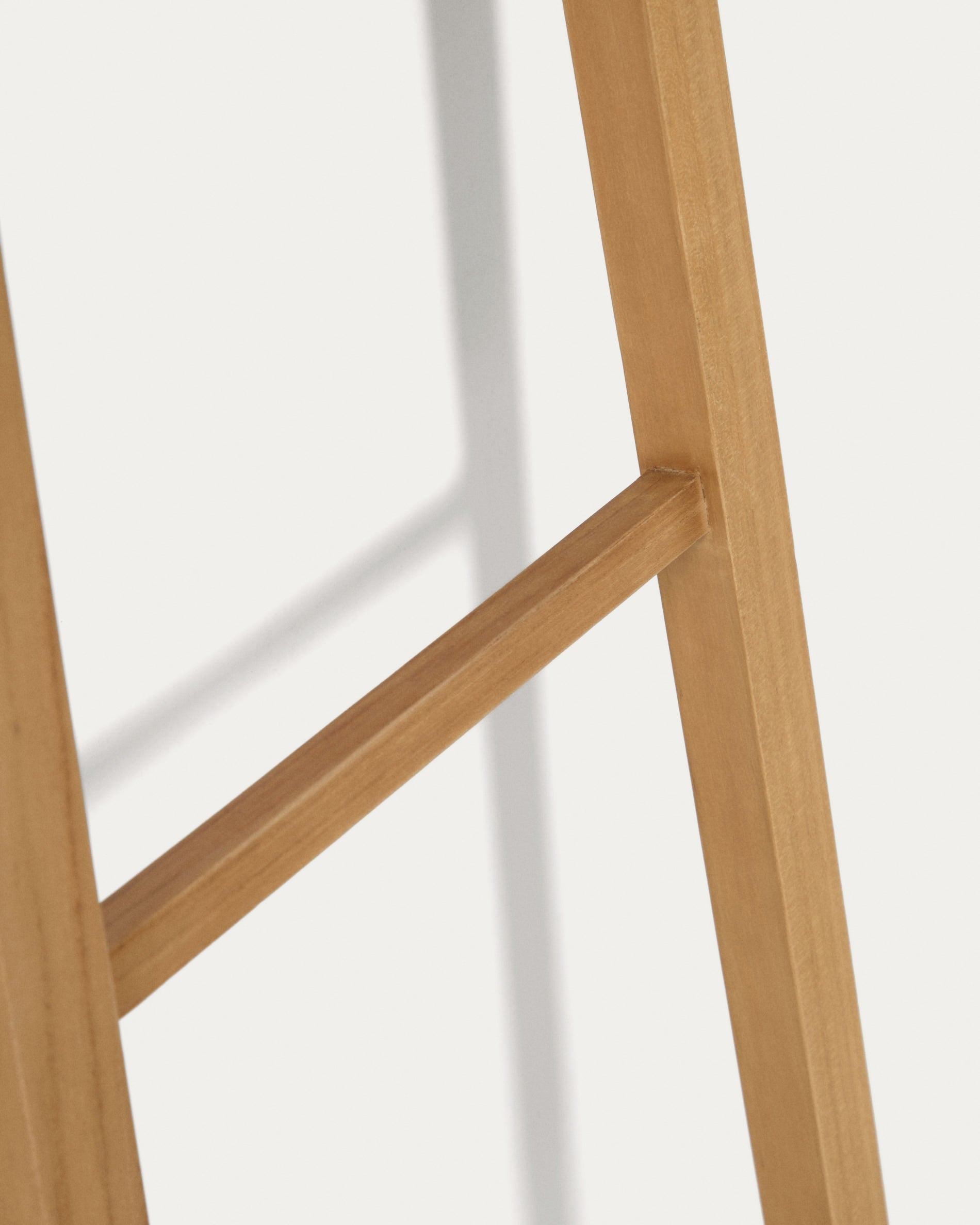 Uliana solid teak towel rail with natural finish 50 x 160 cm - Detail