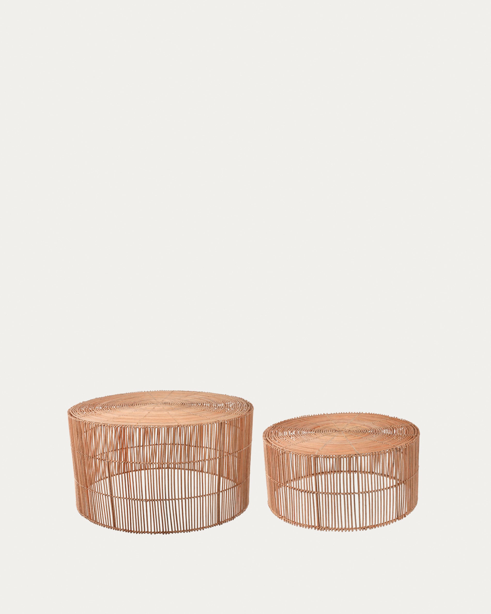 Elmima set of 2 coffee tables in 100% rattan with natural finish Ø 66 cm and Ø 55 cm - Product View