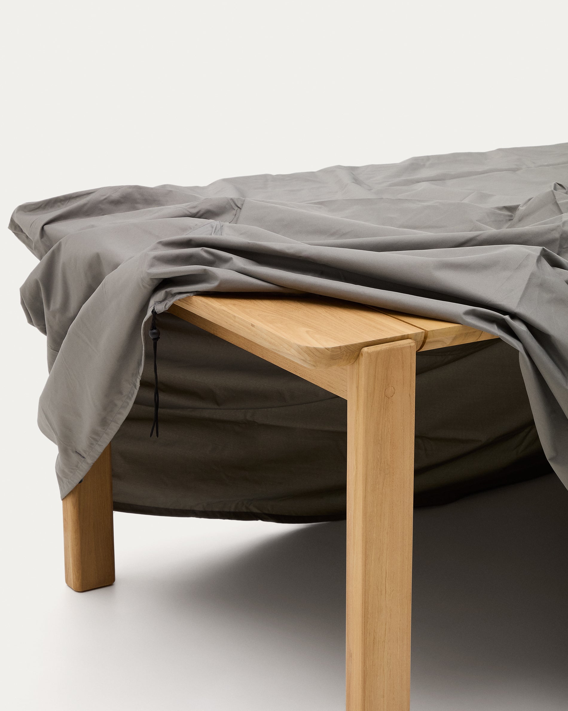 Iria protective cover for small outdoor rectangular tables max. 170 x 110 cm - Detail