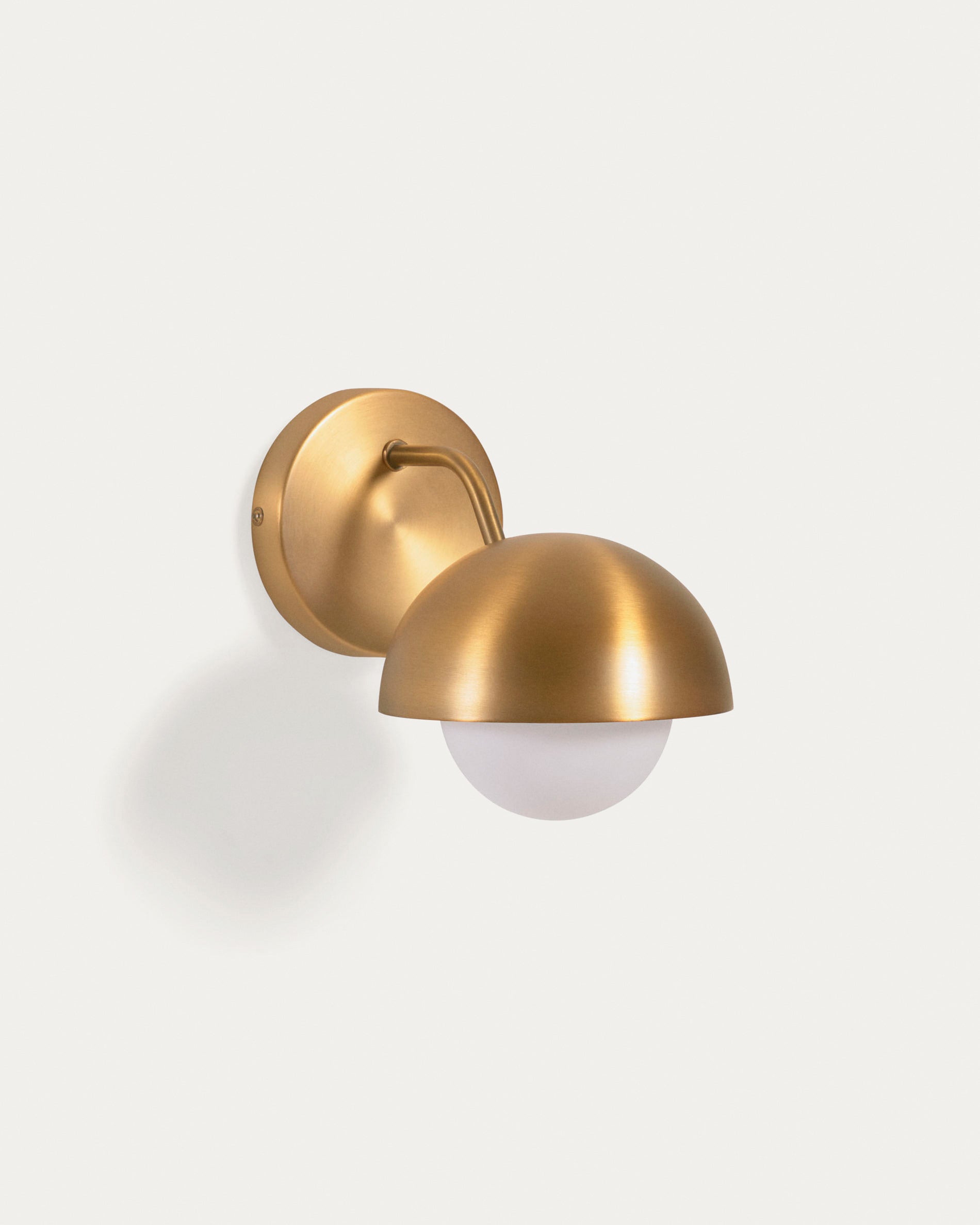 Lonela wall lamp in metal with brass finish - Product View