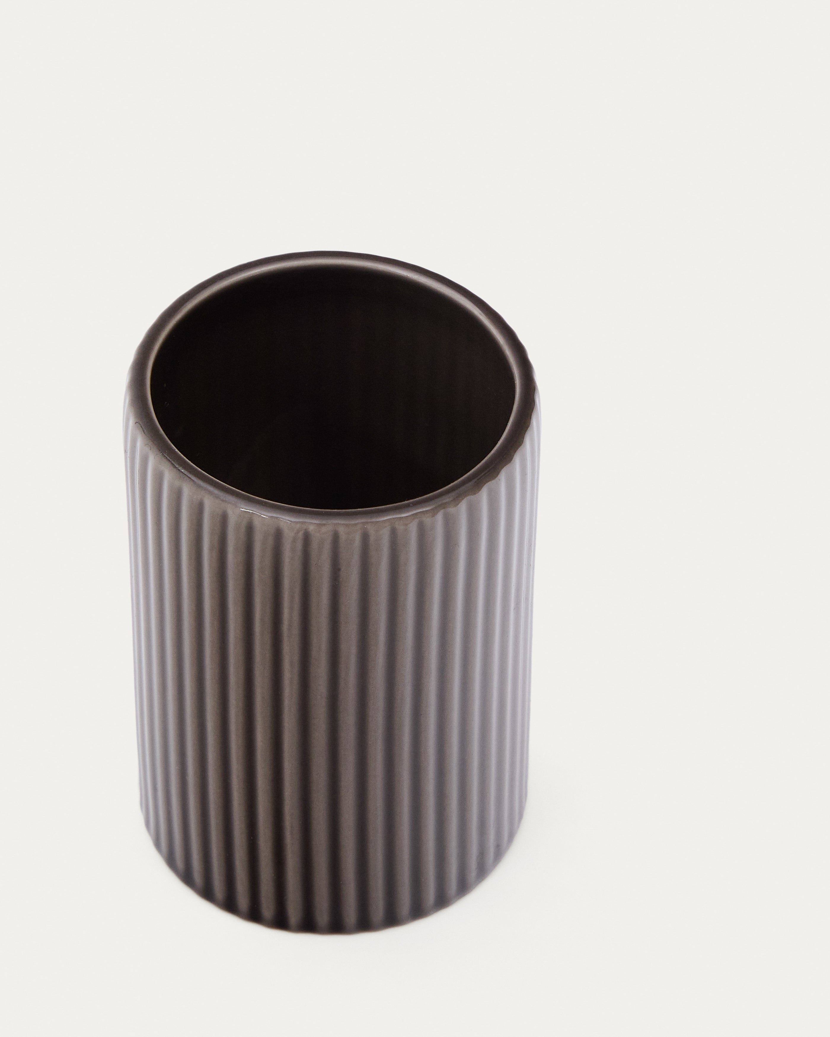 Selime brown stoneware toothbrush holder - Detail