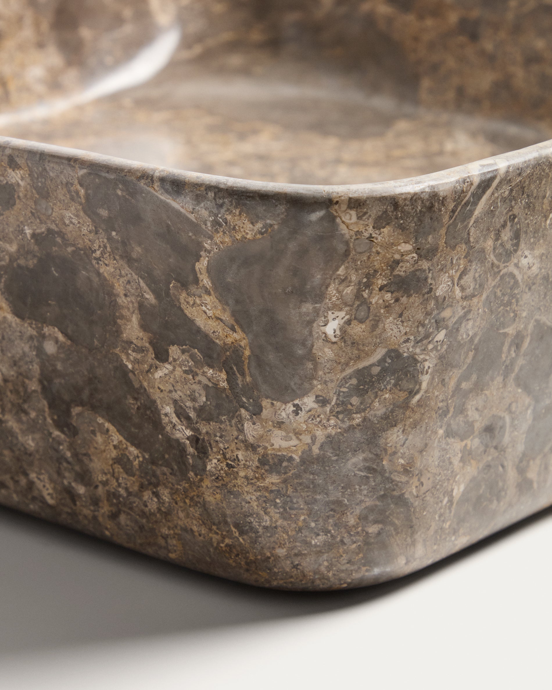 Darnen grey marble countertop washbasin 40 x 40cm - Detail