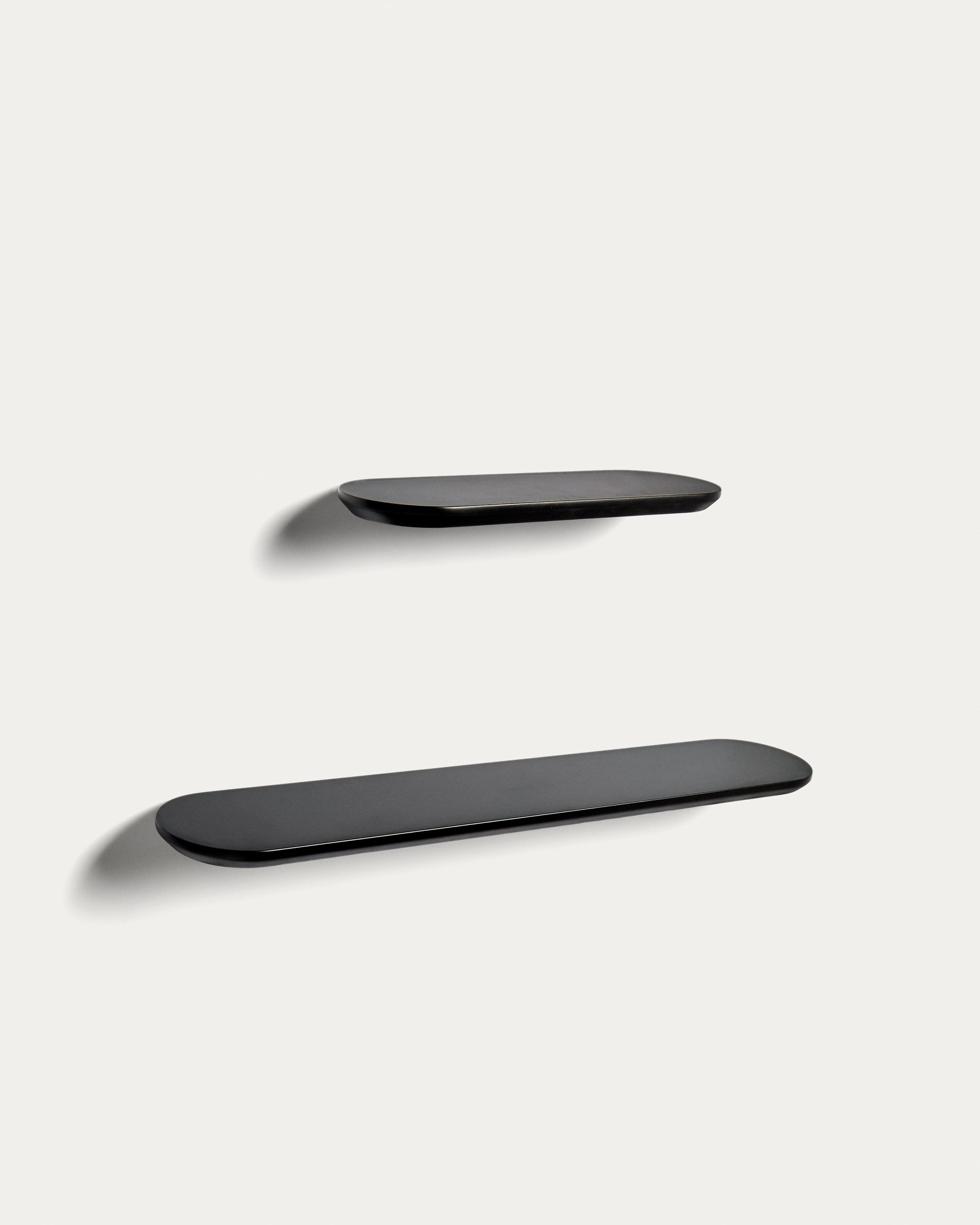 Arely set of 2 MDF shelves with black lacquer finish 35 cm/55 cm - Product View