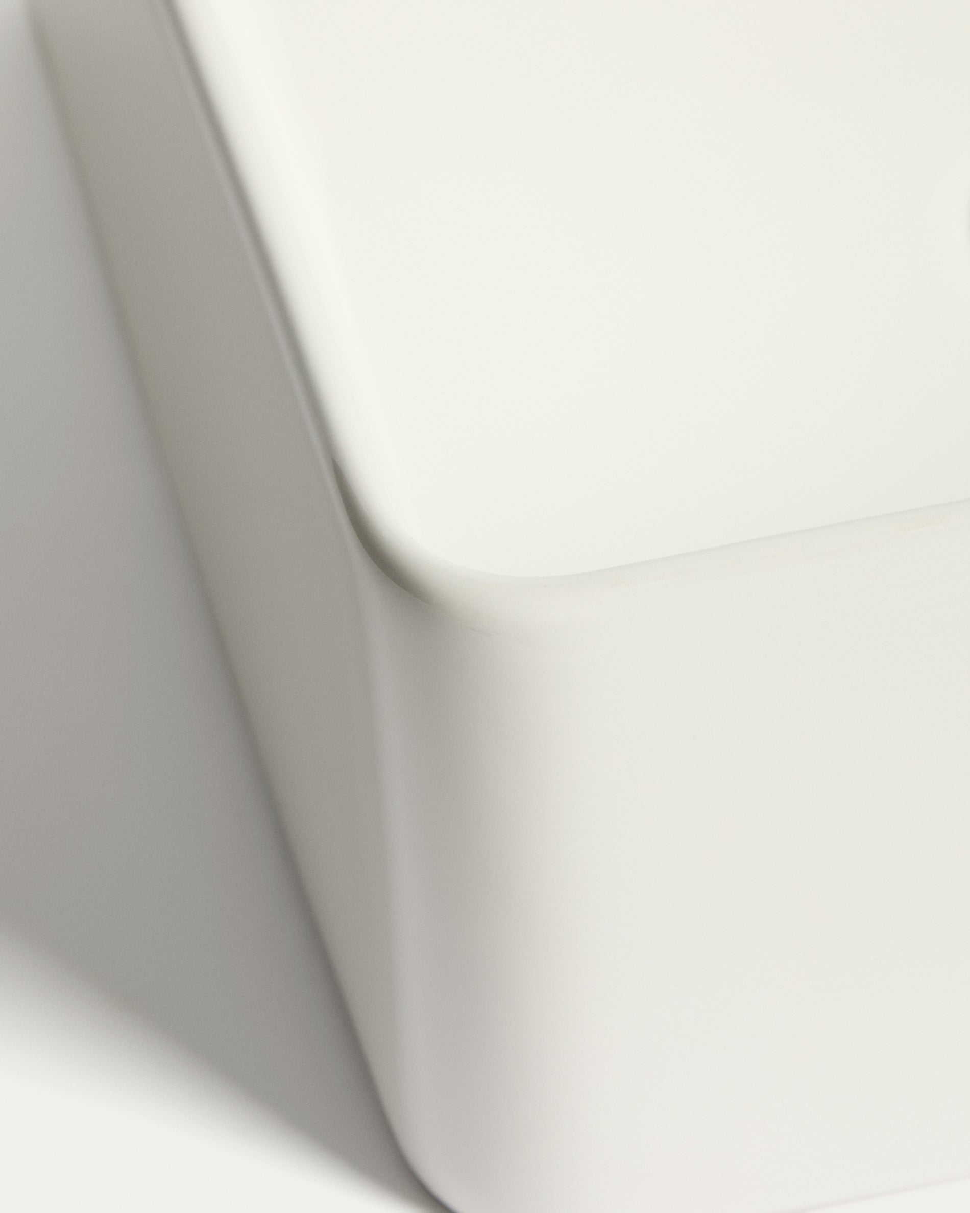 Ovara countertop basin in white glazed ceramic 36.5 x 36.5 cm - Detail