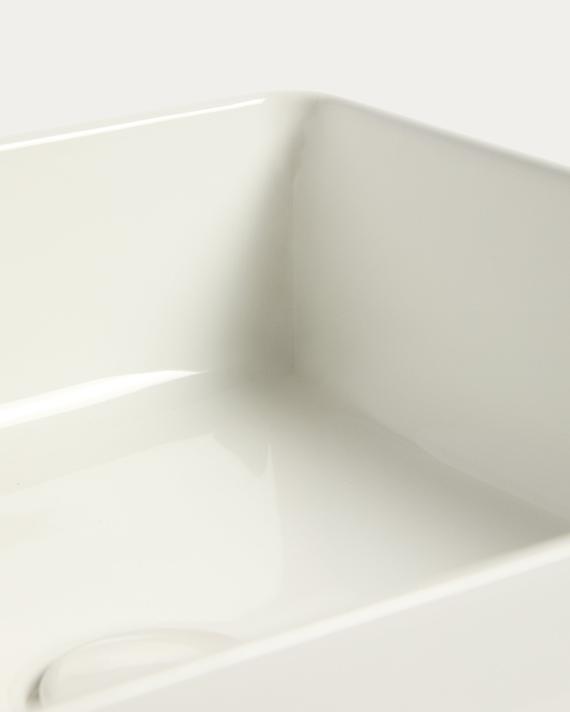 Ovara countertop basin in white glazed ceramic 36.5 x 36.5 cm - Detail