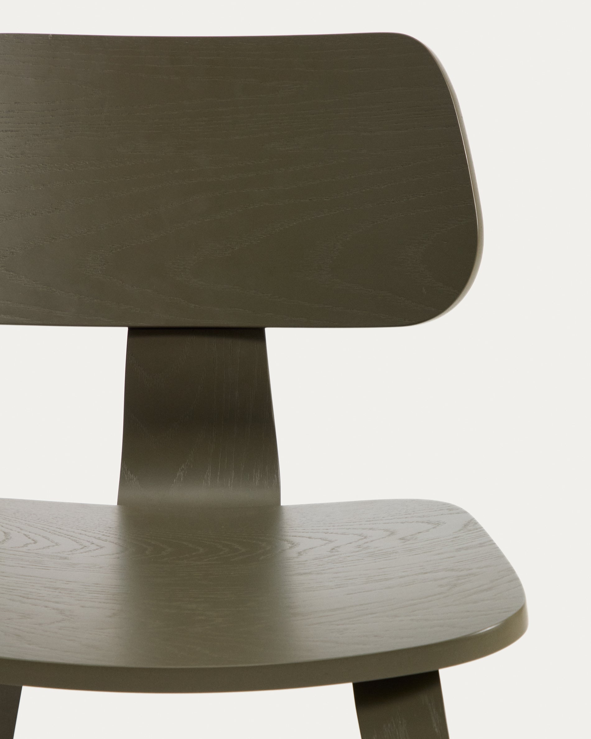 Gena chair in oak veneer with green finish - Detail