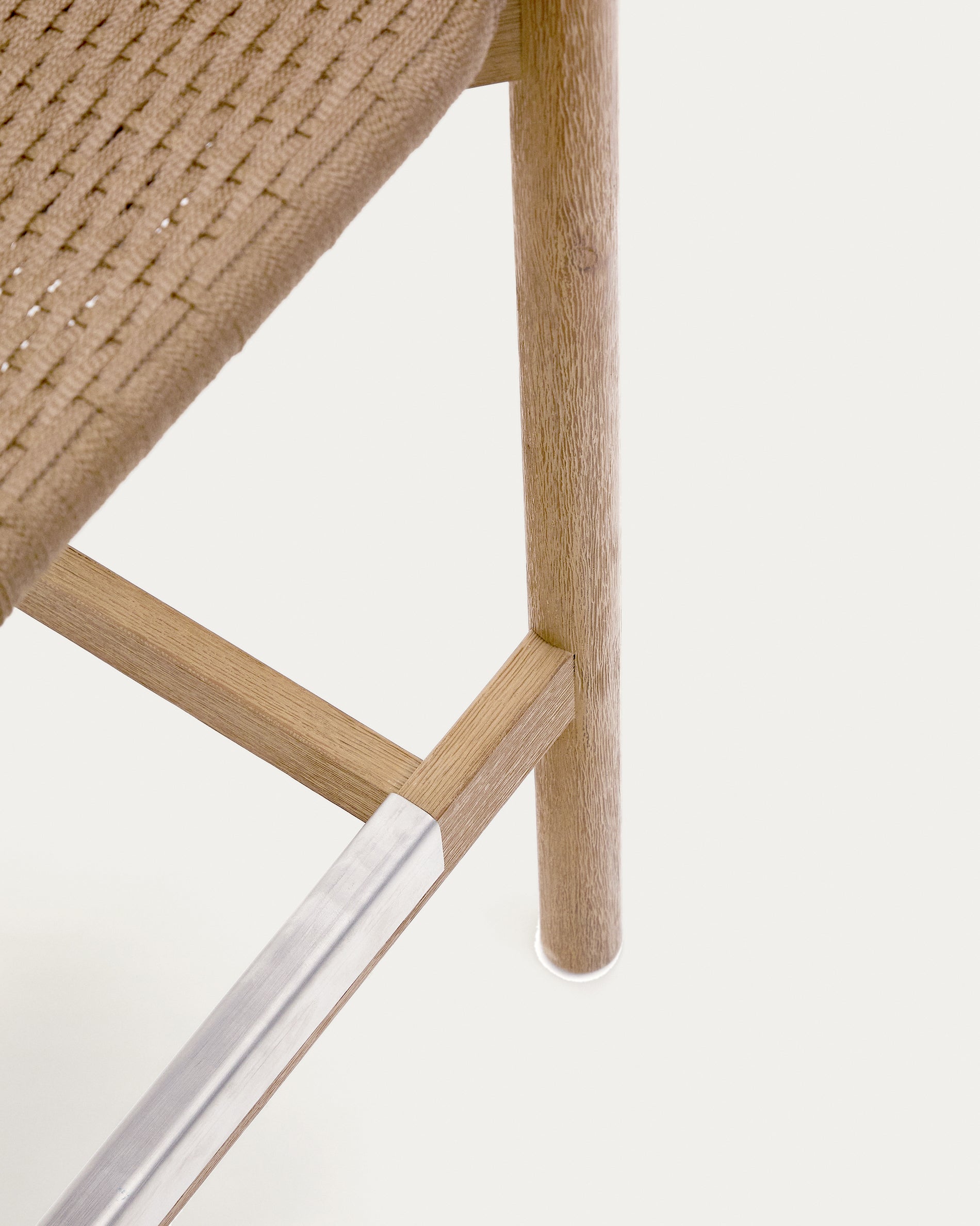 Arinella stool in FSC 100% solid acacia wood with natural finish and beige rope cord 65cm - Detail