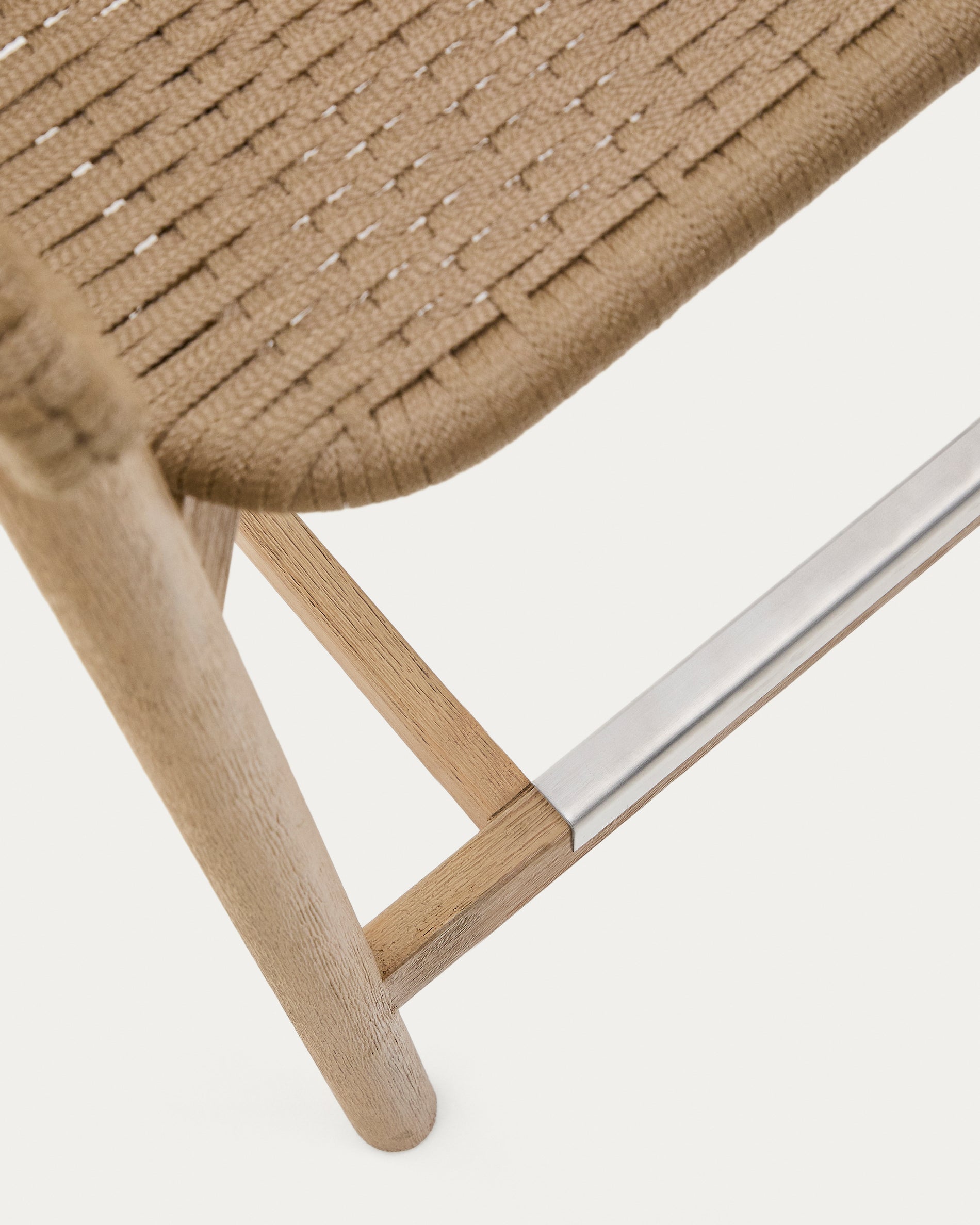 Arinella stool in FSC 100% solid acacia wood with natural finish and beige rope cord 65cm - Detail