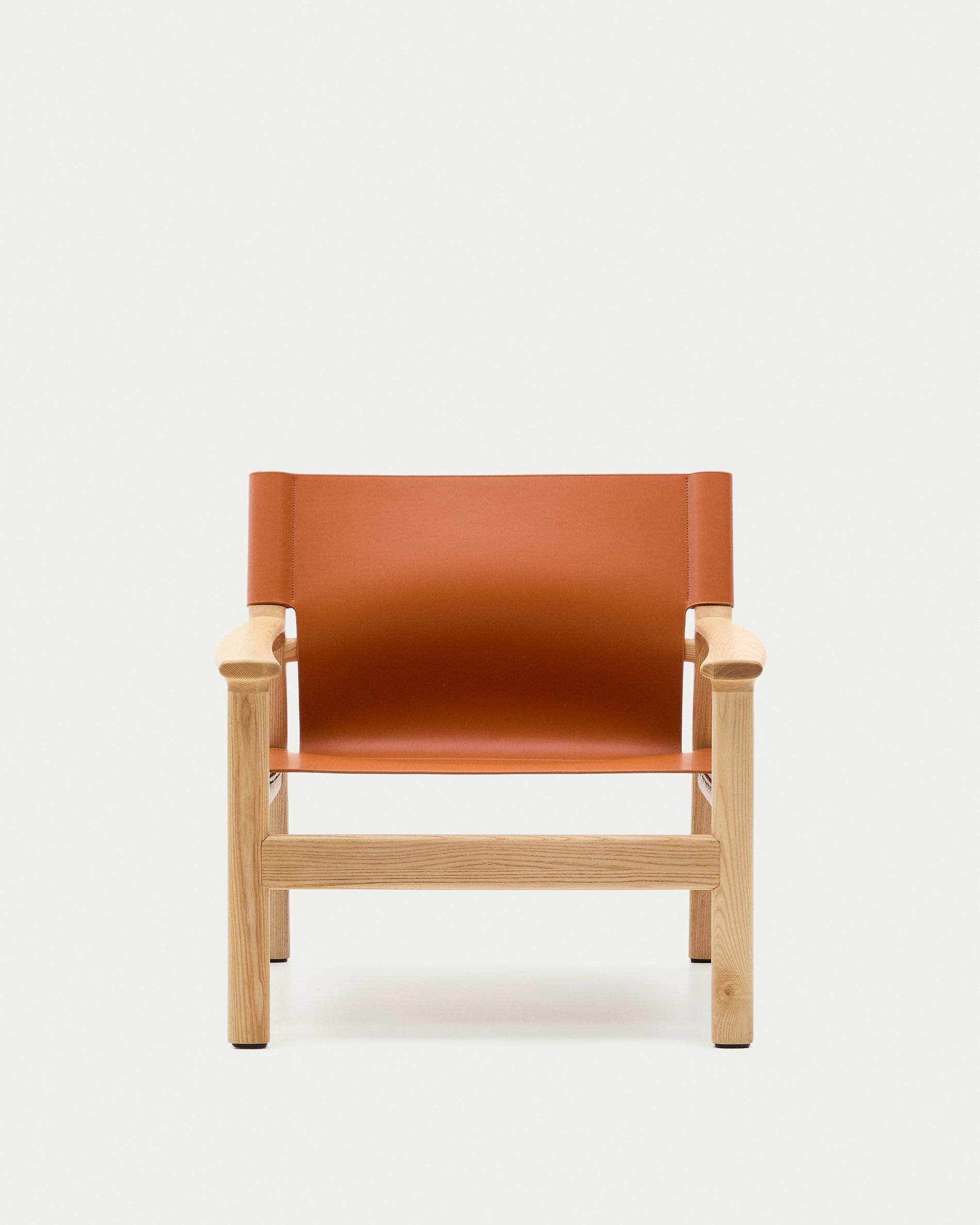 Jan armchair made of light brown recycled leather fibres and FSC 100% solid ash wood with natural tone finish - Product View