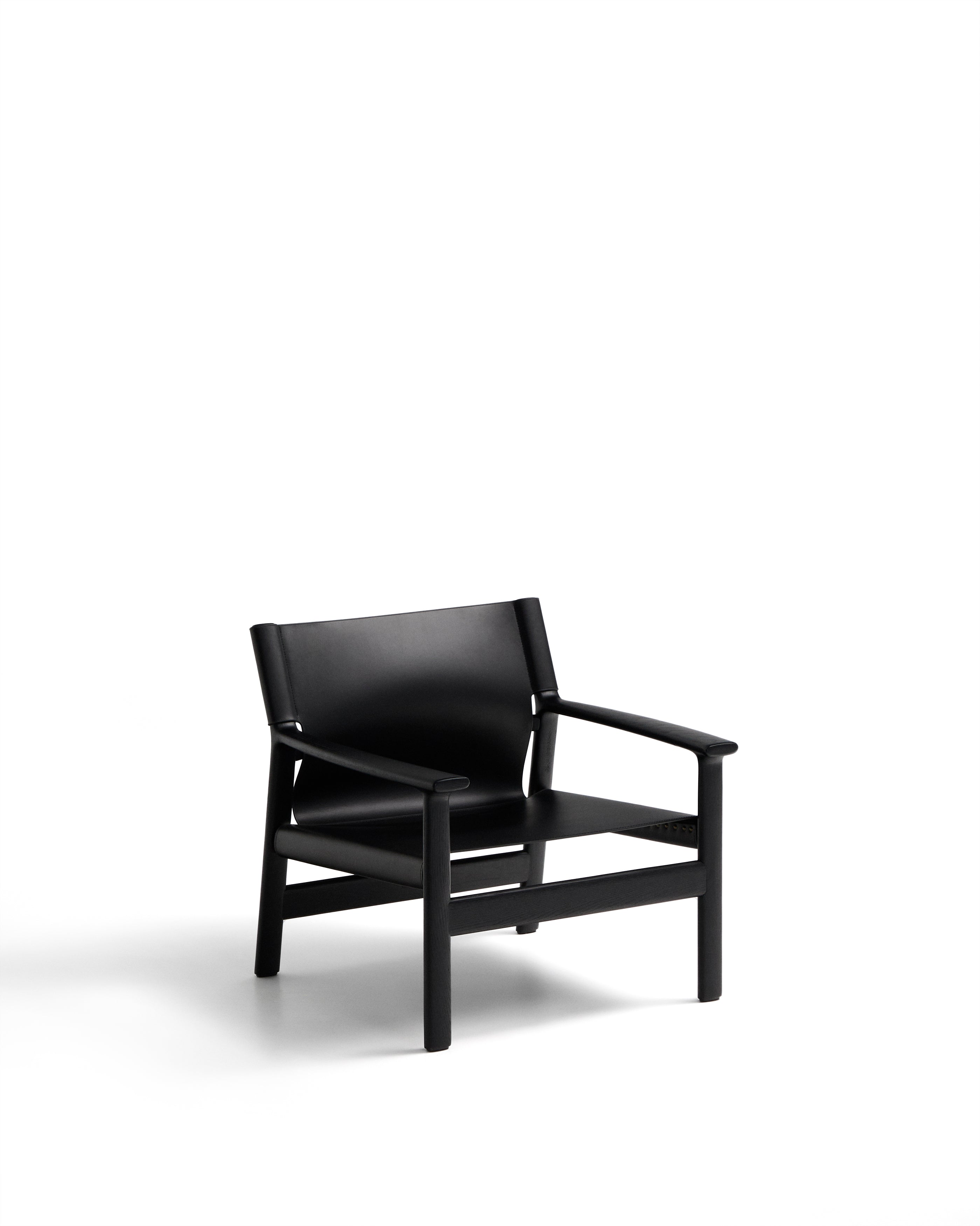 Jan armchair made of black recycled leather fibres and FSC 100% solid ash wood with black finish - Product Image