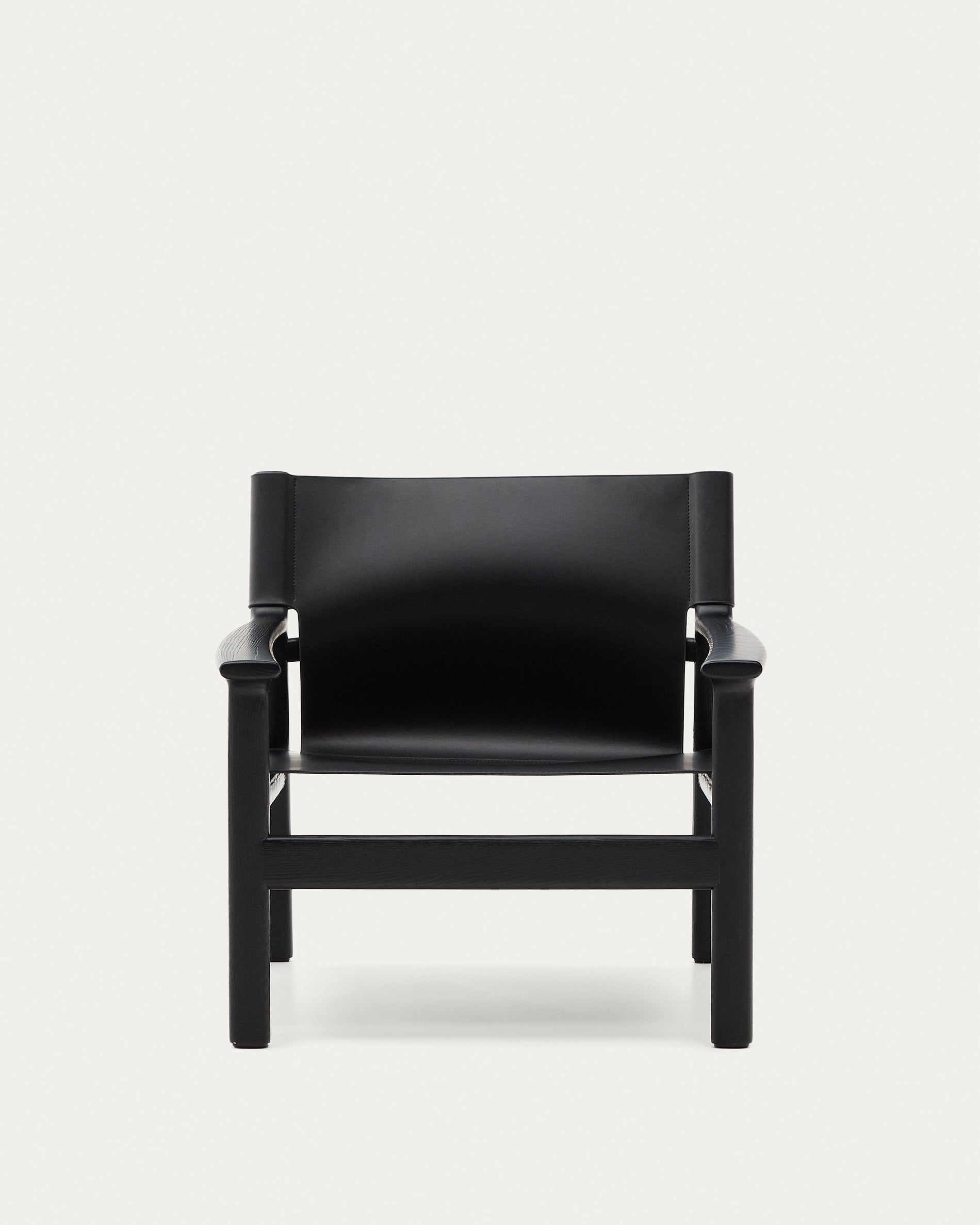 Jan armchair made of black recycled leather fibres and FSC 100% solid ash wood with black finish - Product View