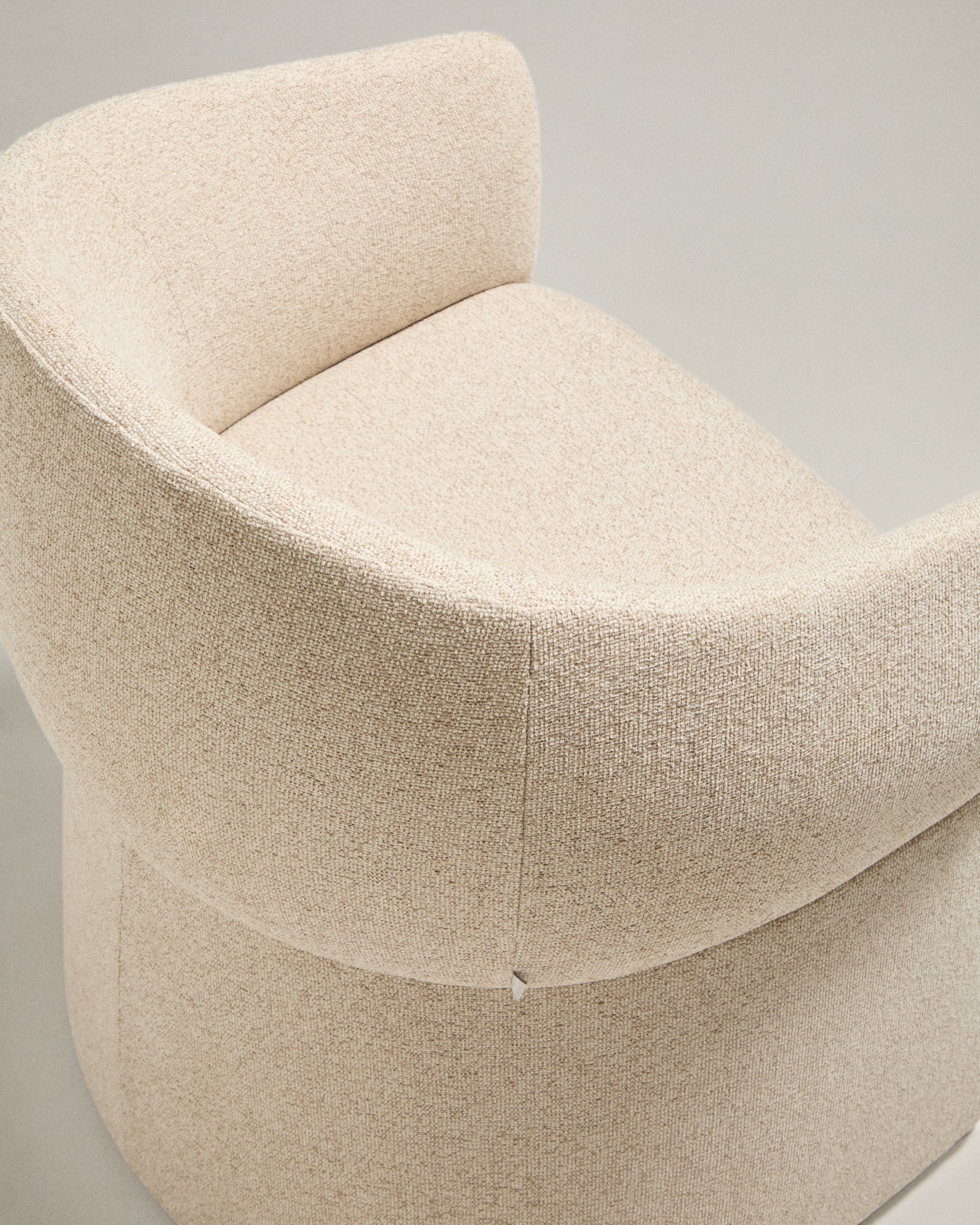 Bosca beige chenille chair - Detail