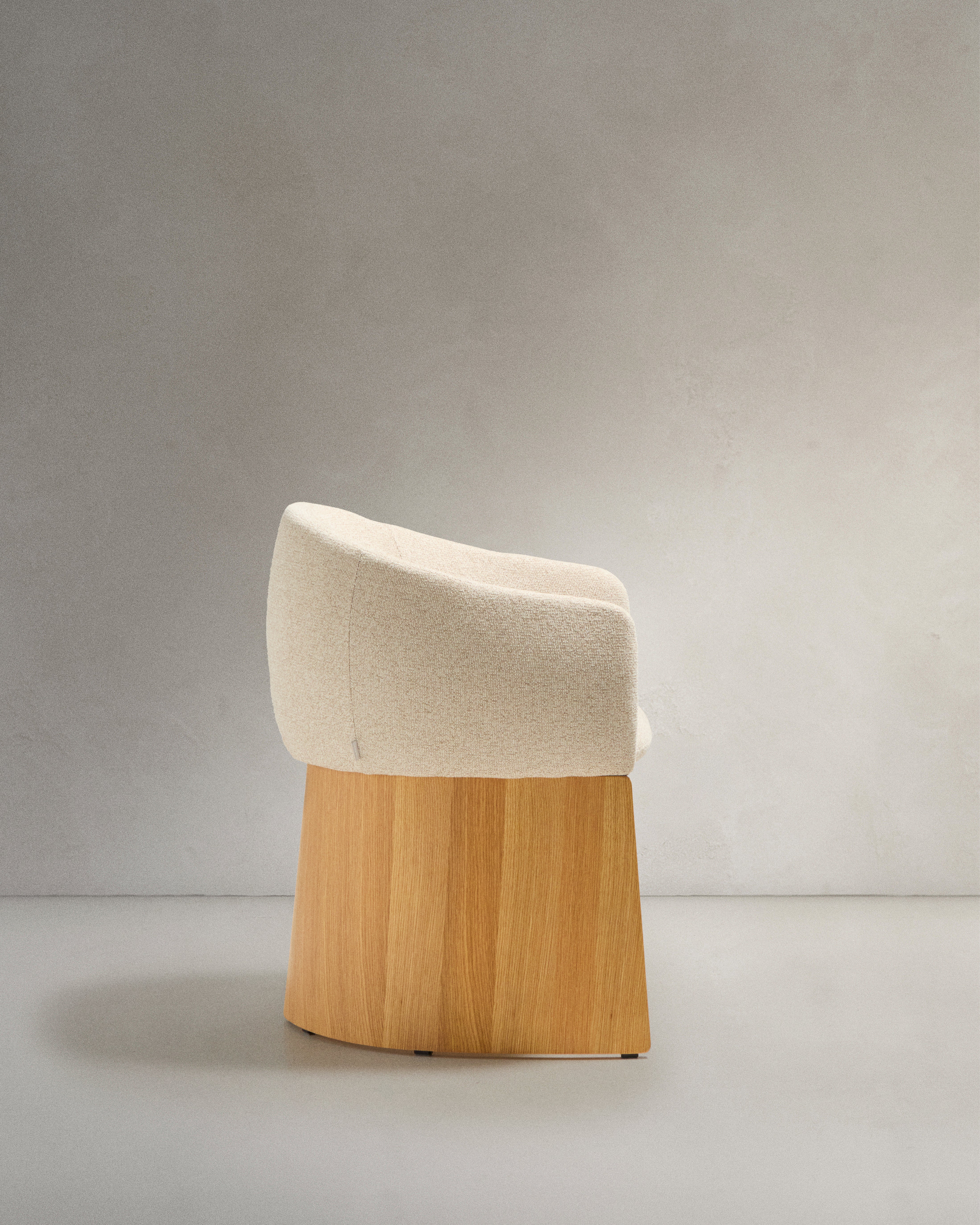 Bosca chair in beige chenille and oak veneer FSC 100% - Product Image