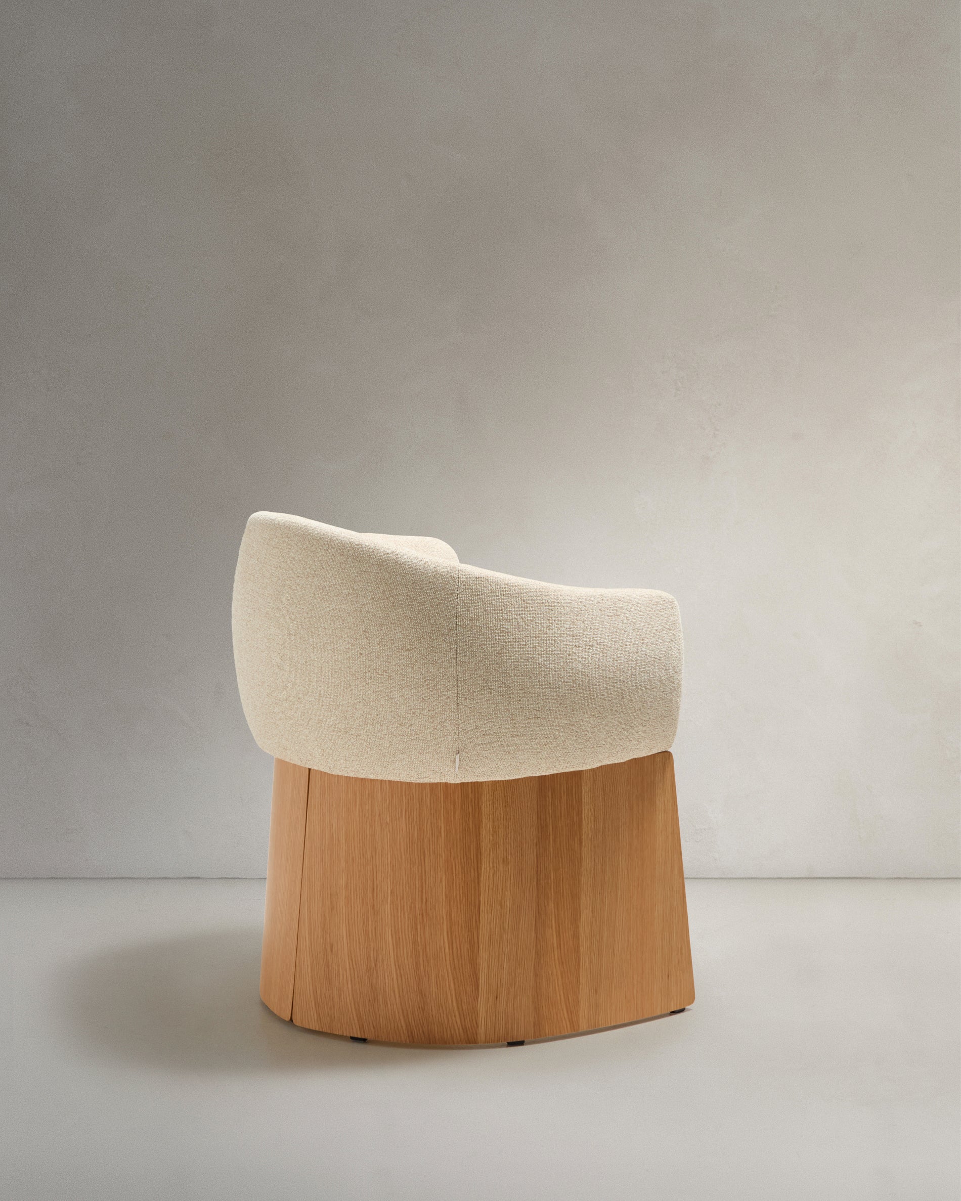 Bosca chair in beige chenille and oak veneer FSC 100% - Product View