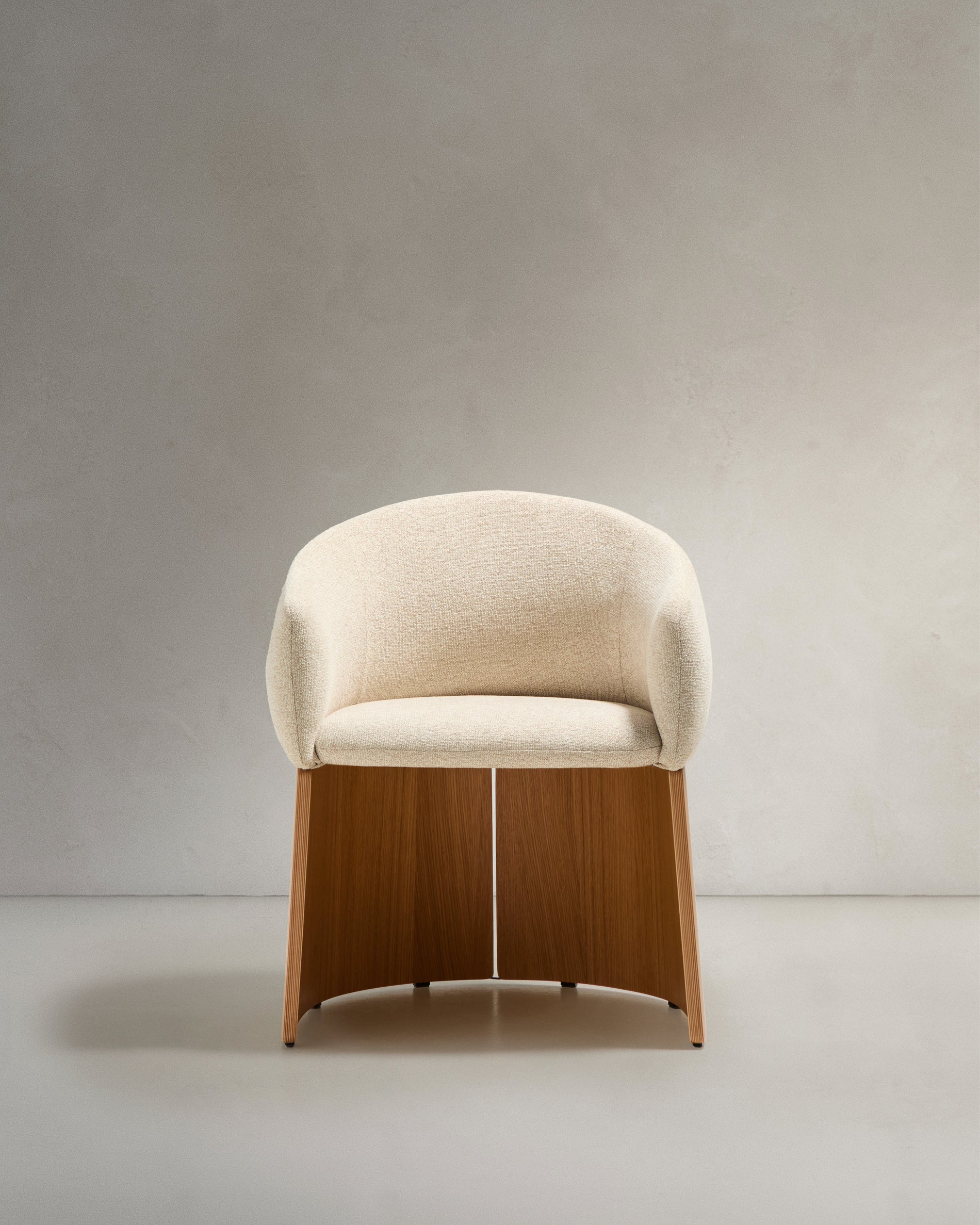Bosca chair in beige chenille and oak veneer FSC 100% - Product View