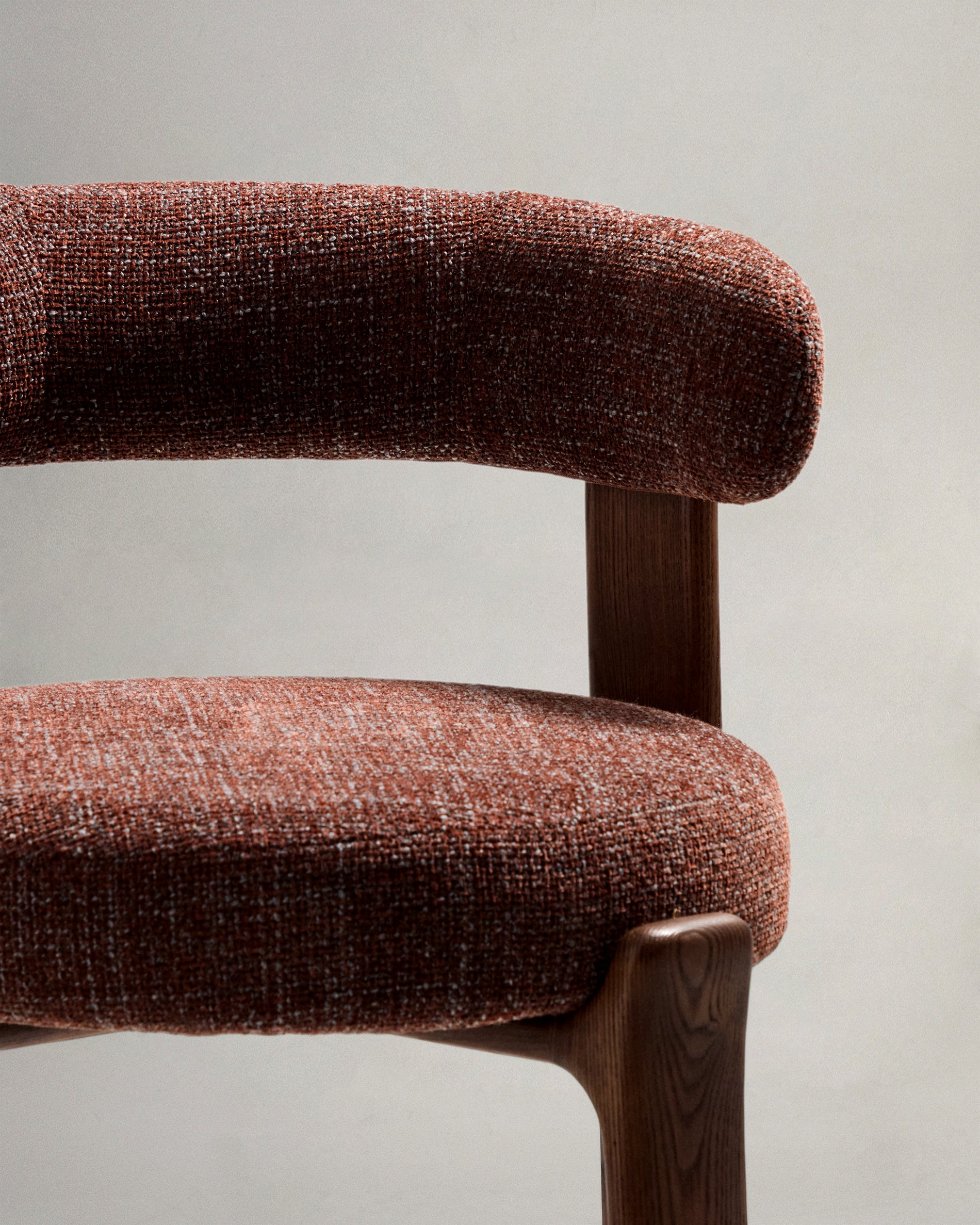 Granite stool in brown chenille and solid ash wood with walnut-coloured finish FSC 100% 75cm - Detail